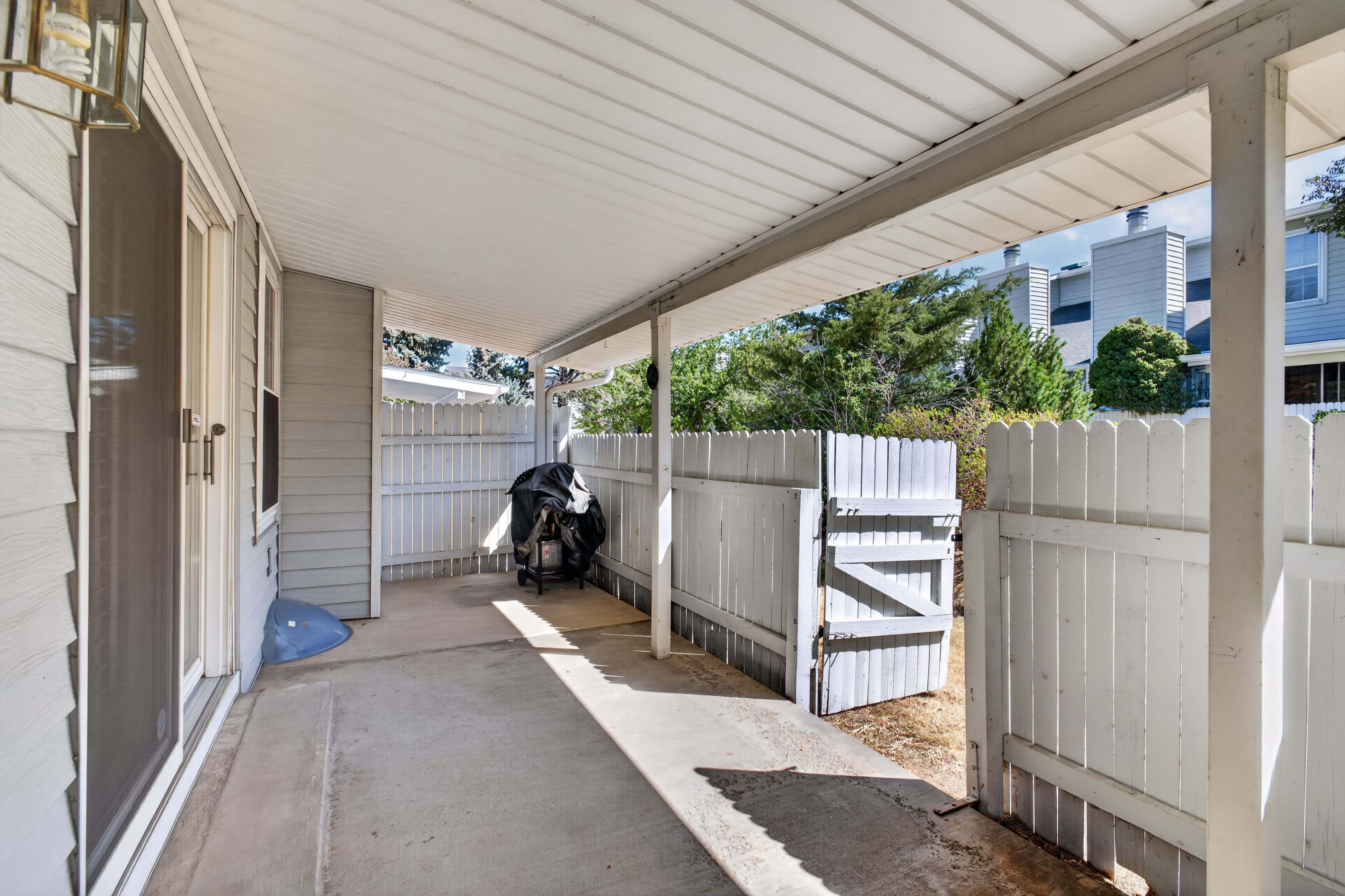  Beautifully maintained end unit in the Fairway 16 community of Heatheridge - 物件實景