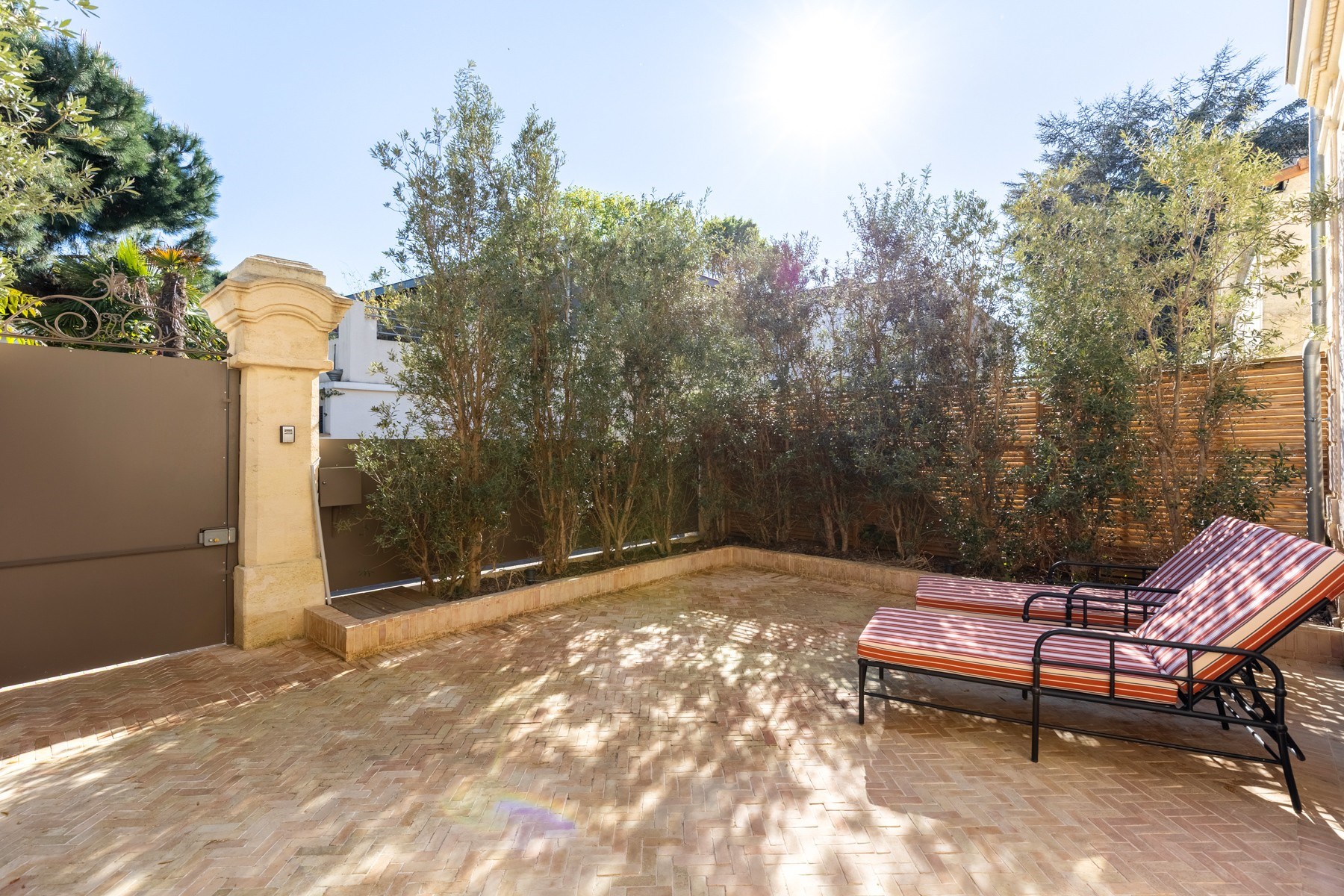  BORDEAUX – LE BOUSCAT – BEAUTIFUL STONE HOUSE – GARDEN – GARAGE – 3 BEDROOMS - 物件實景