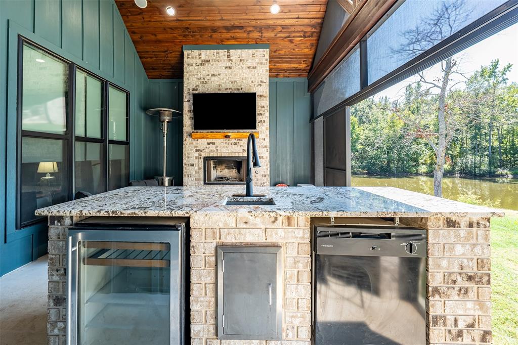 Mineola, Texas, 75773, United States, 3 Bedrooms Bedrooms, ,3 BathroomsBathrooms,Residential,For Sale,1947145