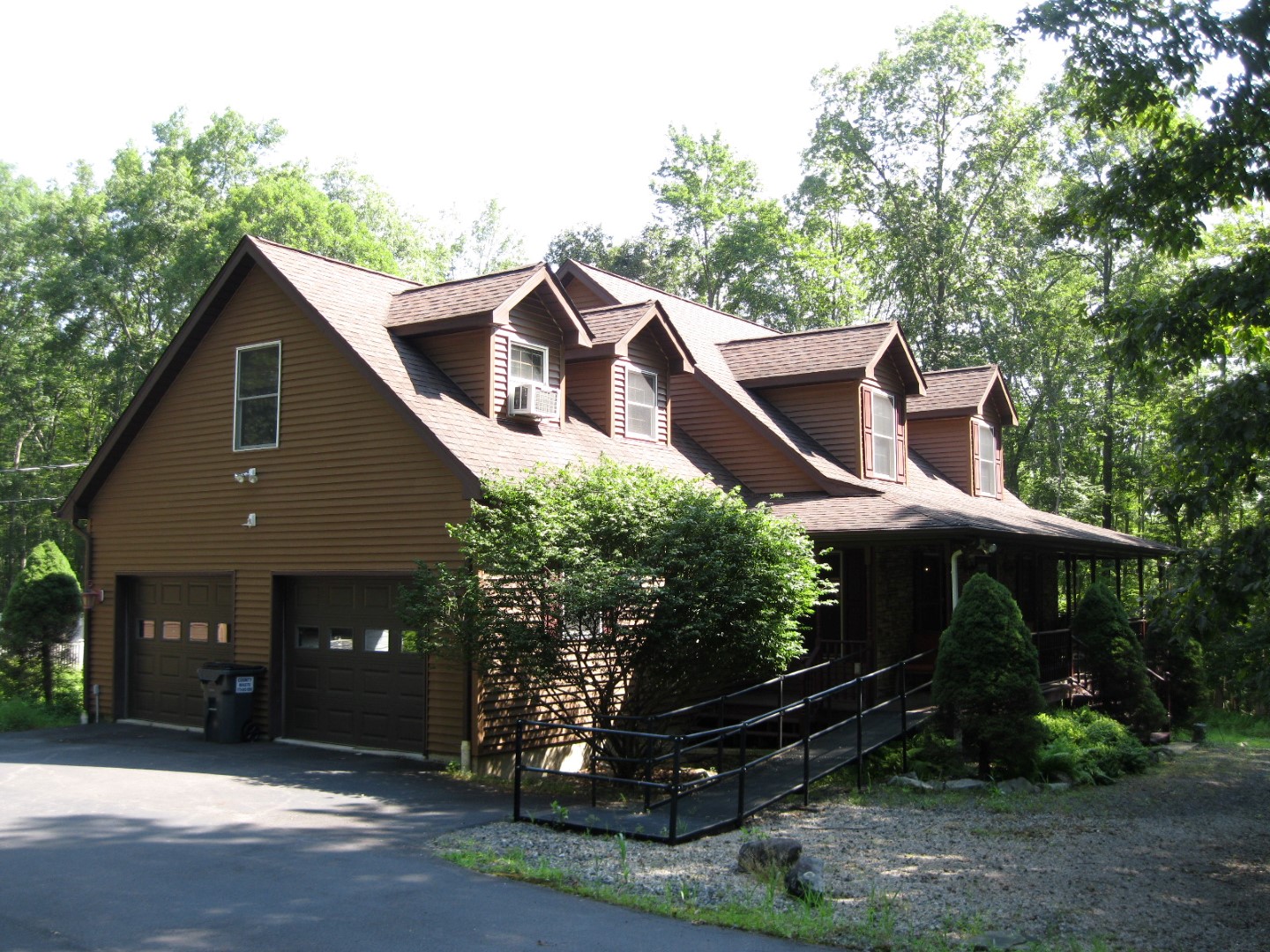 Hawley, Pennsylvania, 18428, United States, 4 Bedrooms Bedrooms, ,4 BathroomsBathrooms,Residential,For Sale,1907395