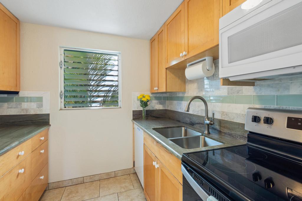 Kailua-Kona, Hawaii, 96740, United States, 3 Bedrooms Bedrooms, ,2 BathroomsBathrooms,Residential,For Sale,1942007