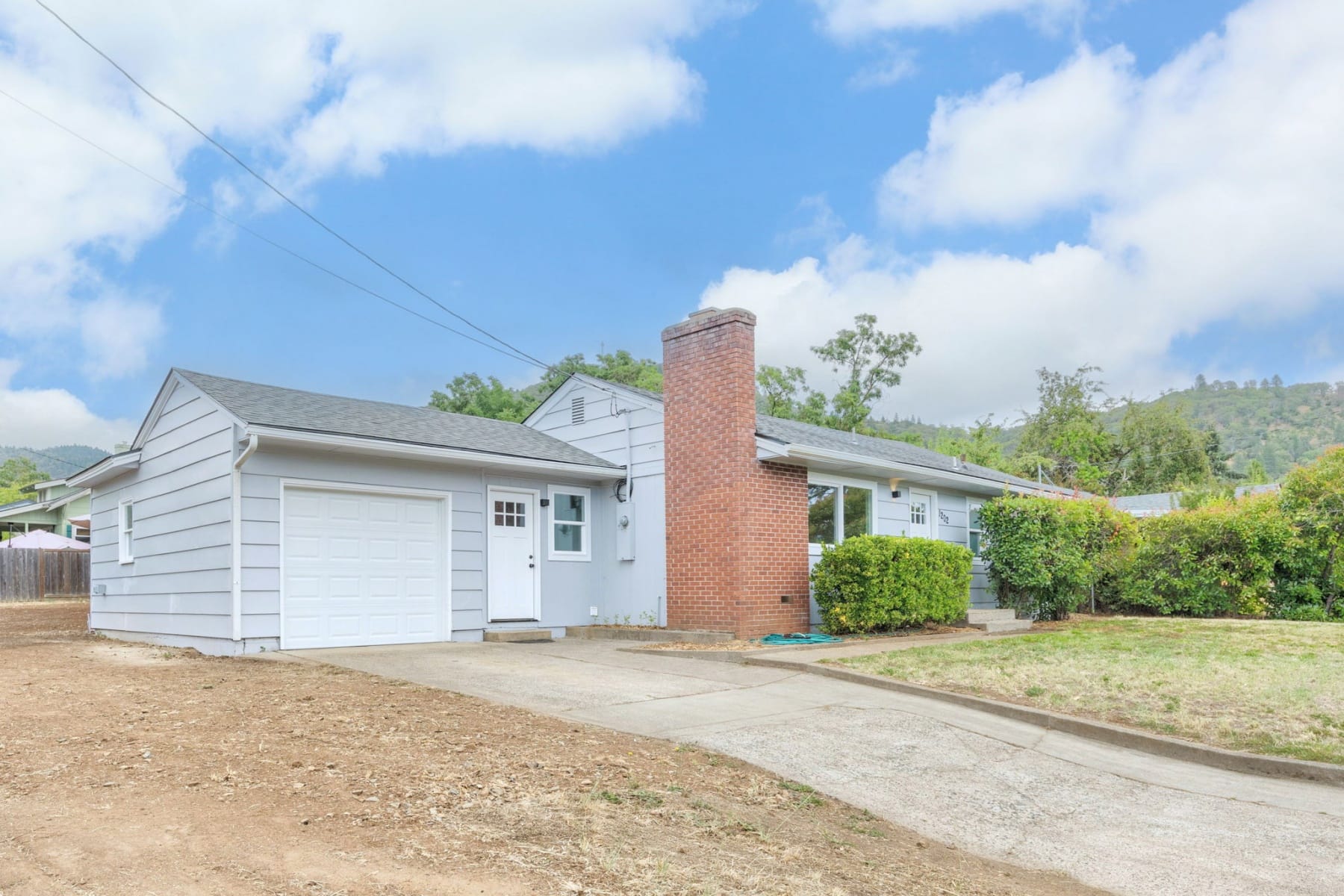  1202 NE A Street Grants Pass, OR 97526 - 物件實景