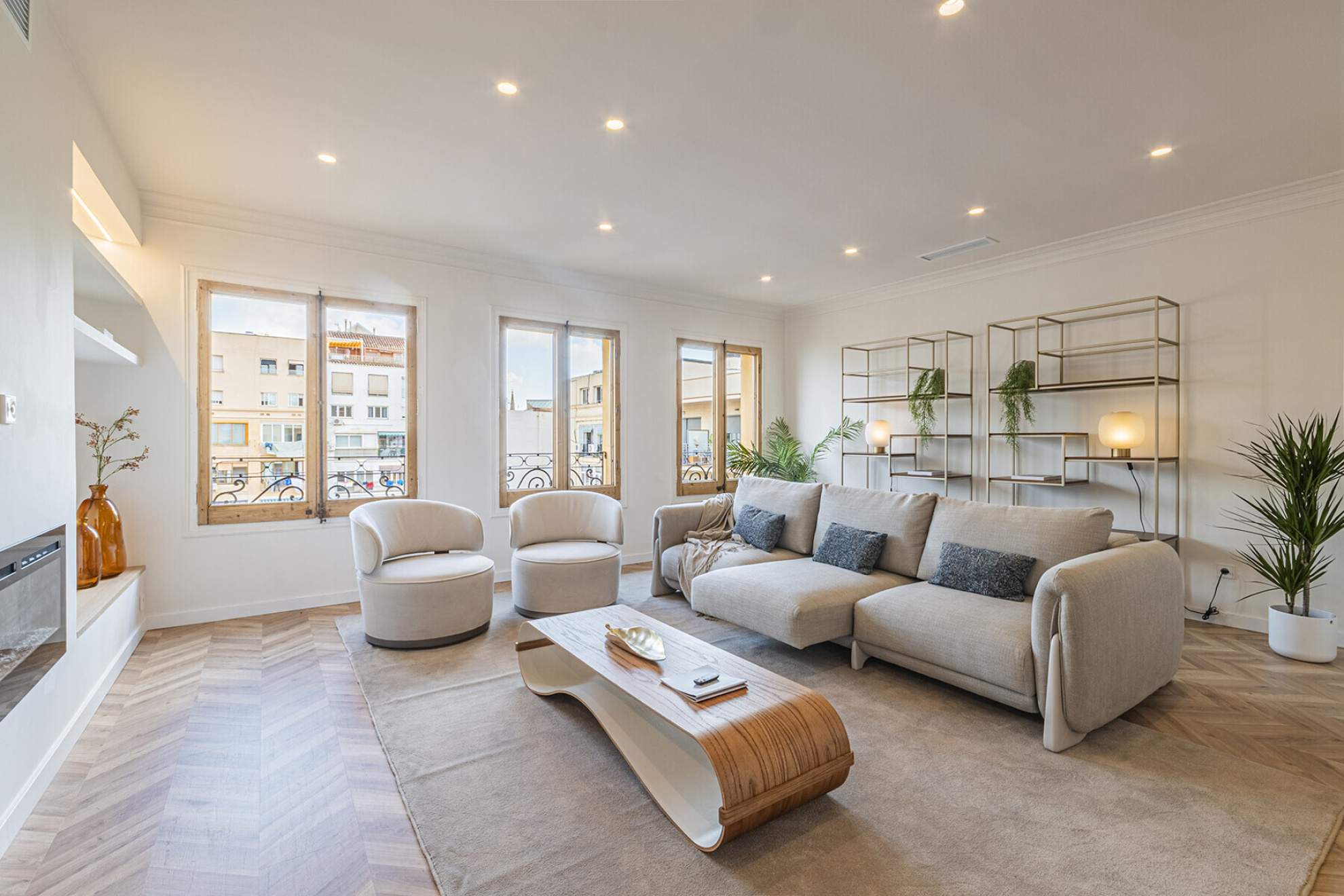  Exclusive brand new property in Girona pedestrian street in Quadrat d