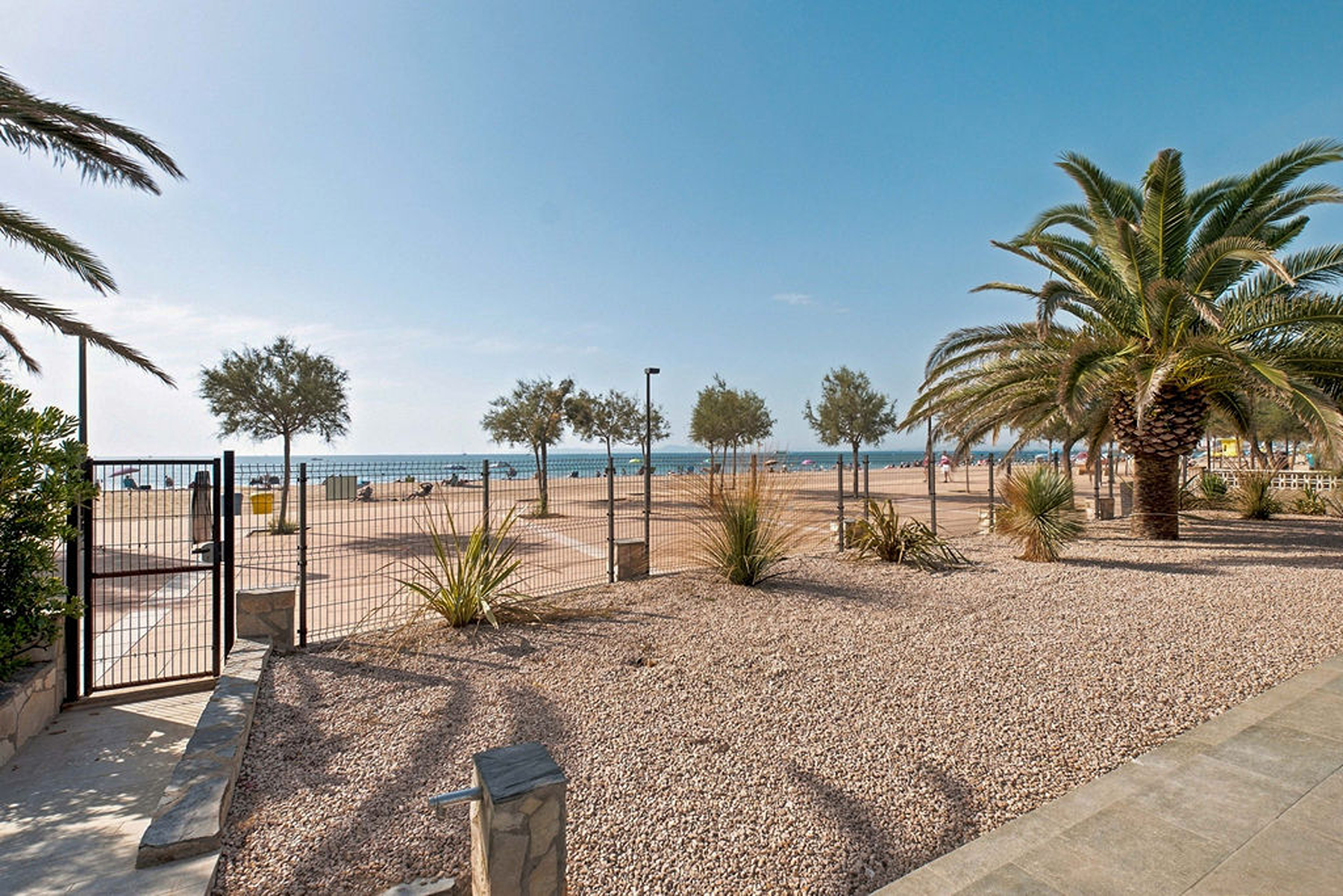  Exclusive beachfront building with tourist rental licenses - 物件實景