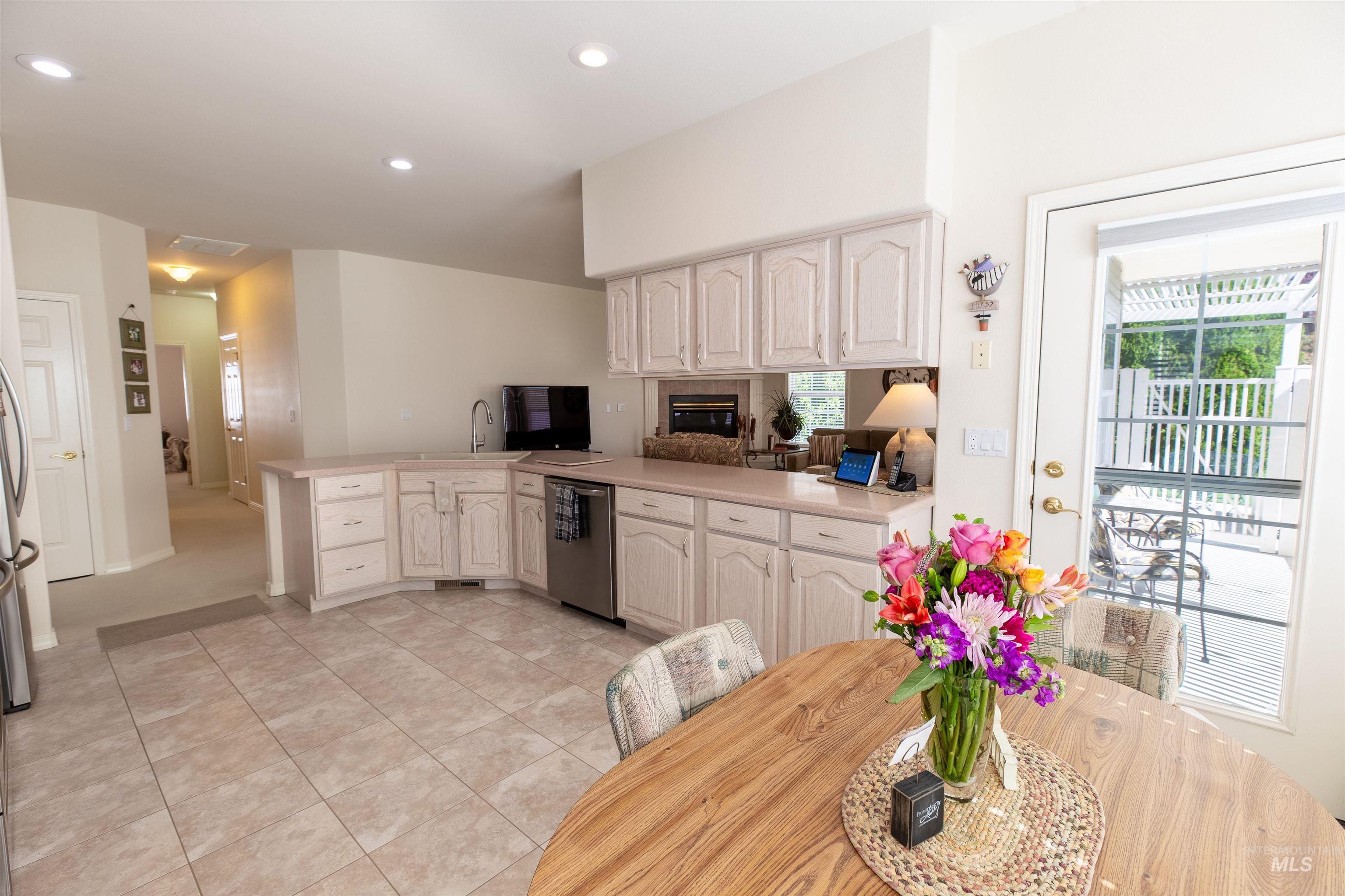 Meridian, Idaho, 83646, United States, 2 Bedrooms Bedrooms, ,Residential,For Sale,1889907