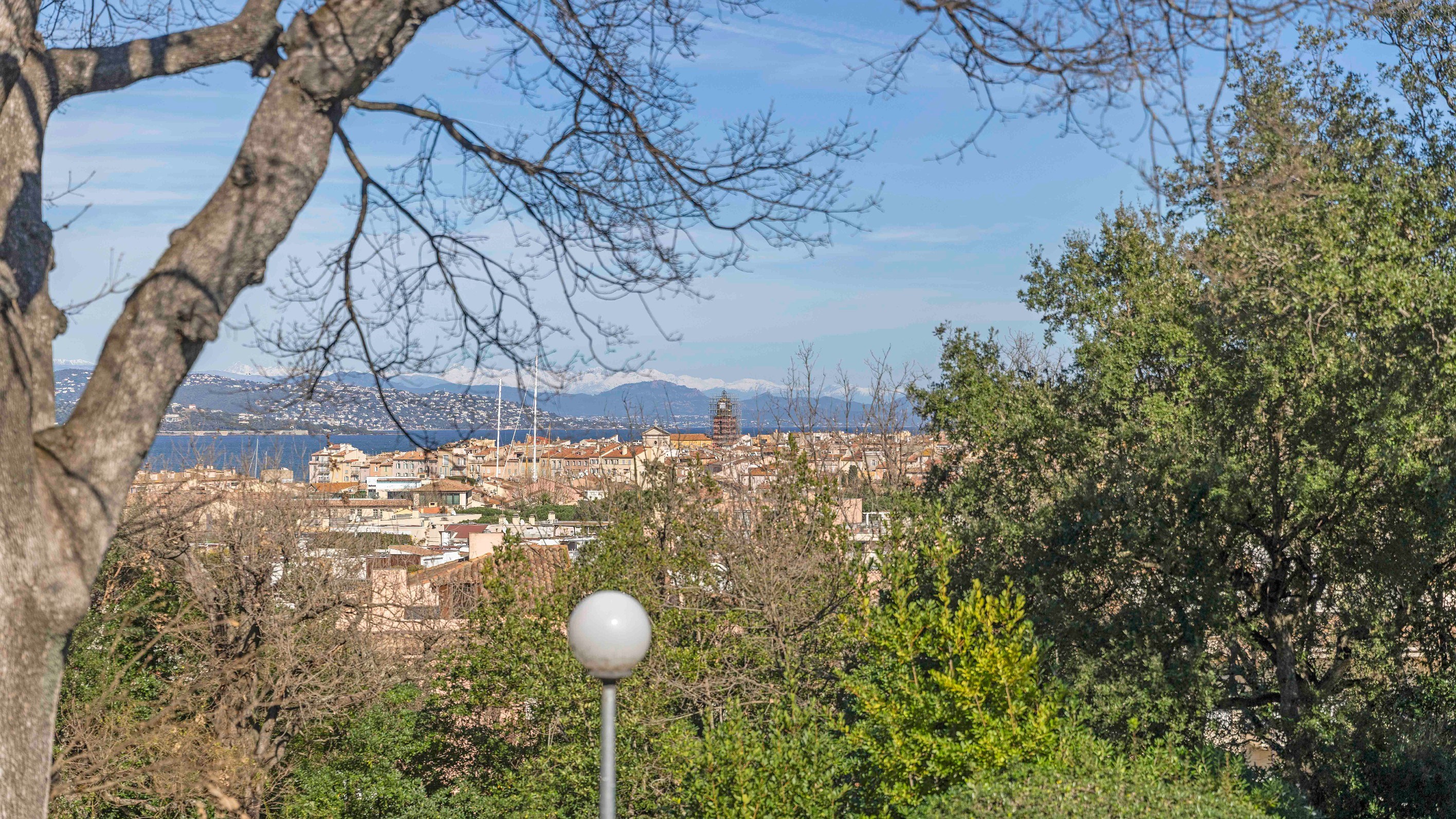  Palais Latitude 43, rare apartment for sale in Saint-Tropez with terrace and pa… - 物件實景