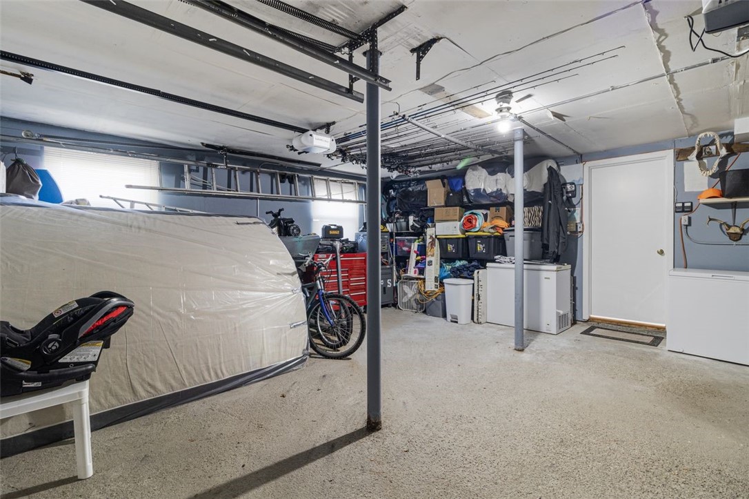 Cranston, Rhode Island, 02921, United States, 3 Bedrooms Bedrooms, ,2 BathroomsBathrooms,Residential,For Sale,1996913