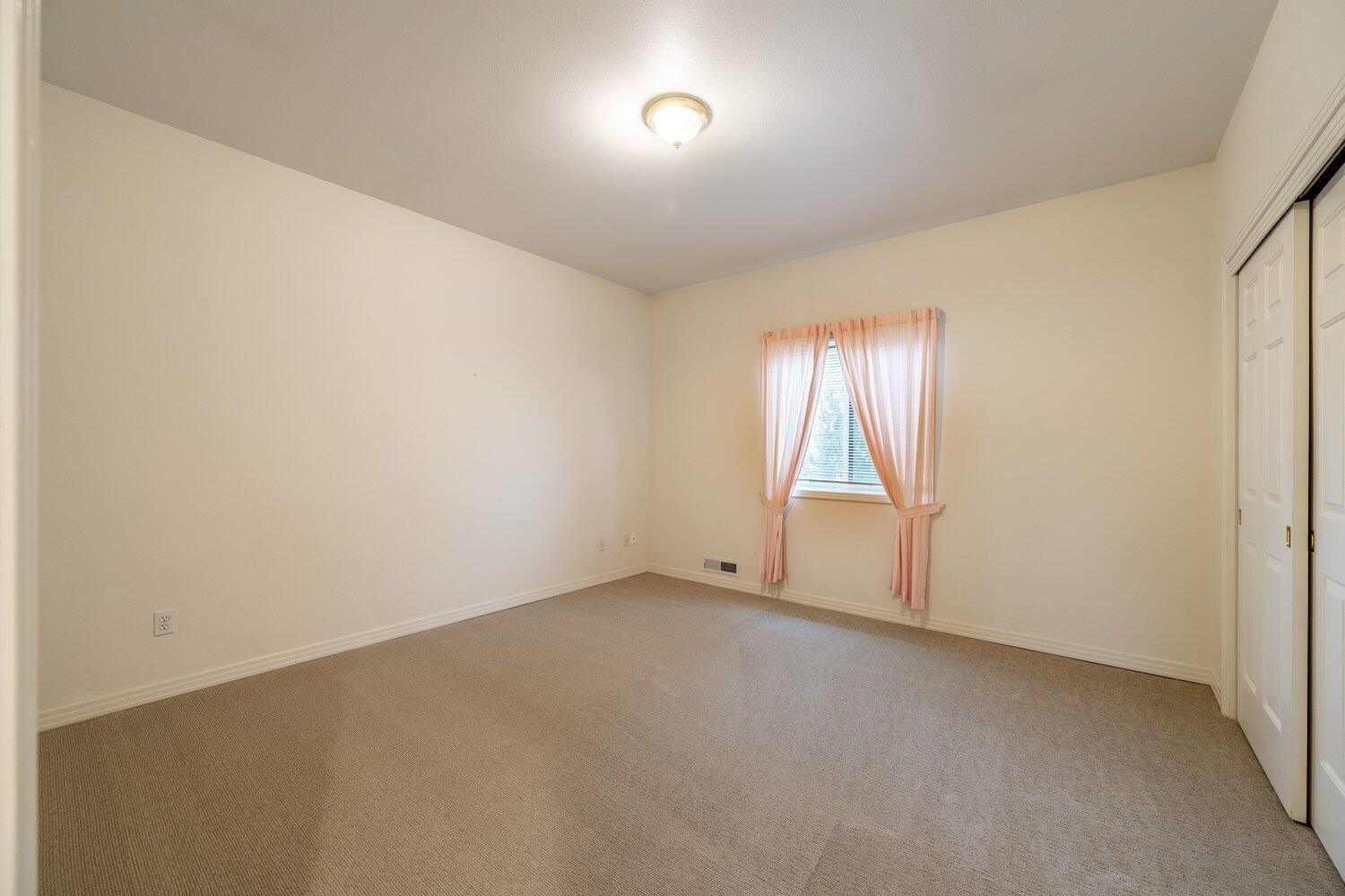 Sheridan, Wyoming, 82801, United States, 3 Bedrooms Bedrooms, ,3 BathroomsBathrooms,Residential,For Sale,2010007