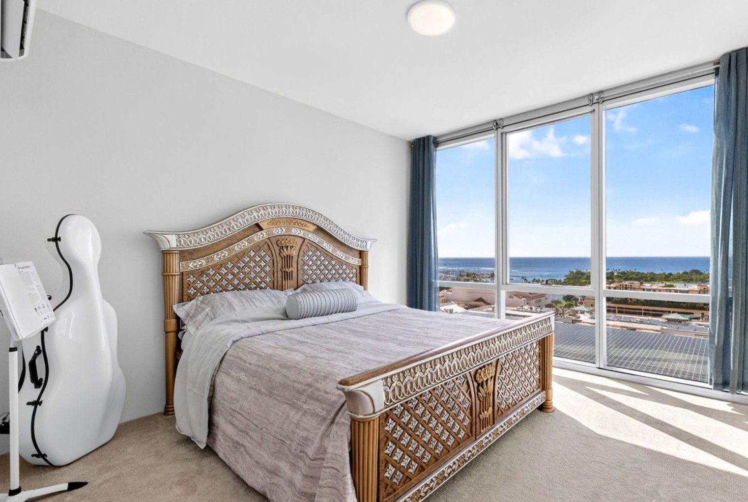 Honolulu, Hawaii, 96814, United States, 2 Bedrooms Bedrooms, ,2 BathroomsBathrooms,Residential,For Sale,1990475