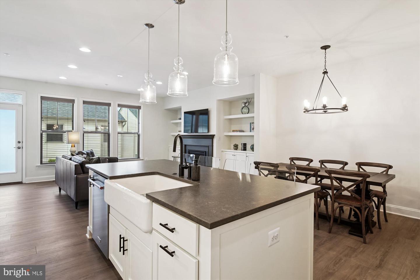 Frederick, Maryland, 21701, United States, 4 Bedrooms Bedrooms, ,4 BathroomsBathrooms,Residential,For Sale,1996927