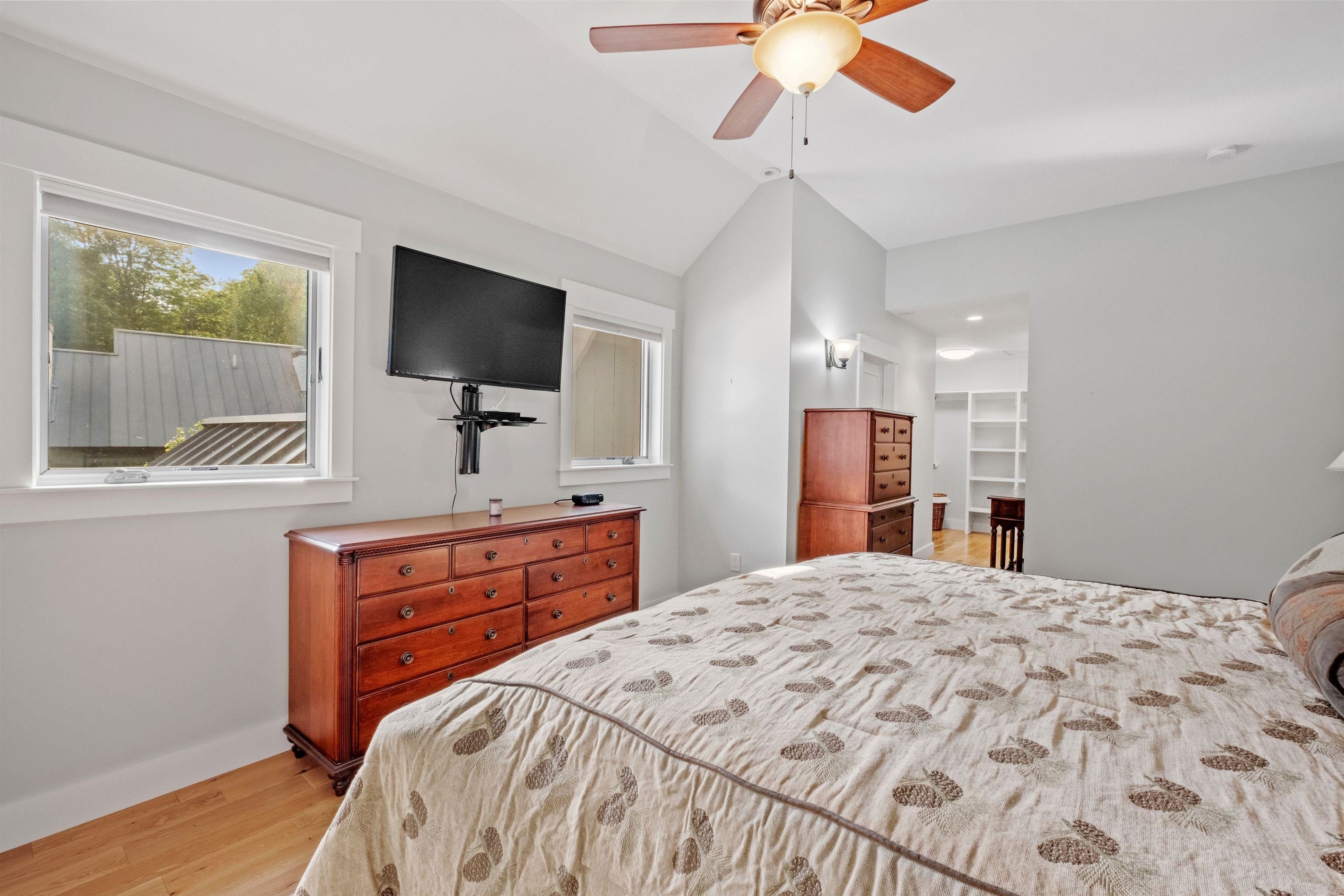 Lincoln, New Hampshire, 03251, United States, 5 Bedrooms Bedrooms, ,3 BathroomsBathrooms,Residential,For Sale,1981884