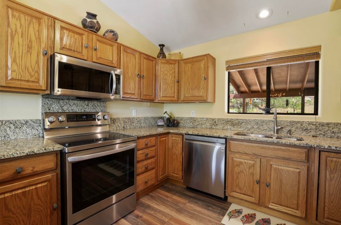 Pine, Arizona, 85544, United States, 2 Bedrooms Bedrooms, ,2 BathroomsBathrooms,Residential,For Sale,1917877