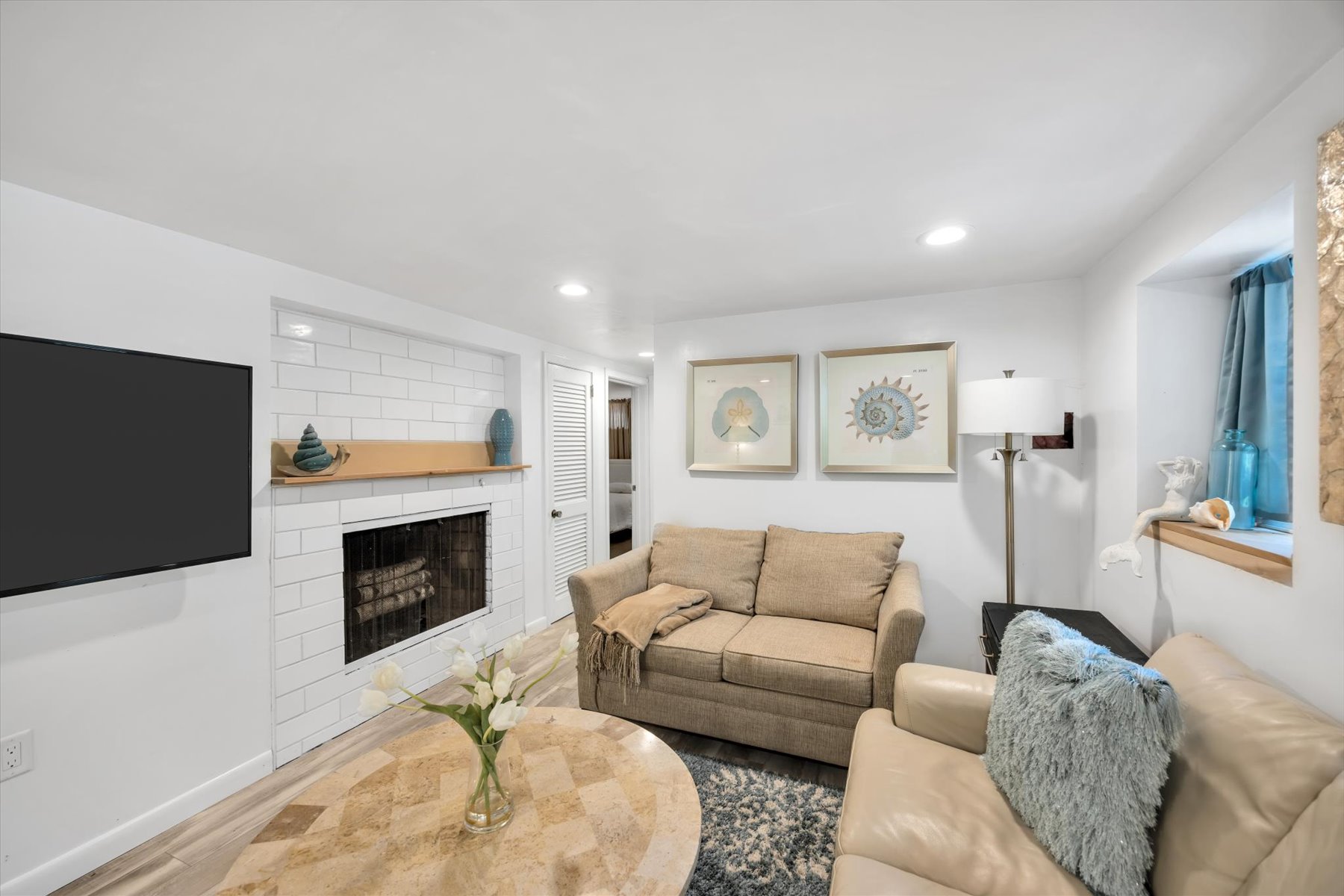  Beautifully Remodeled Cape Style Home - 物件實景