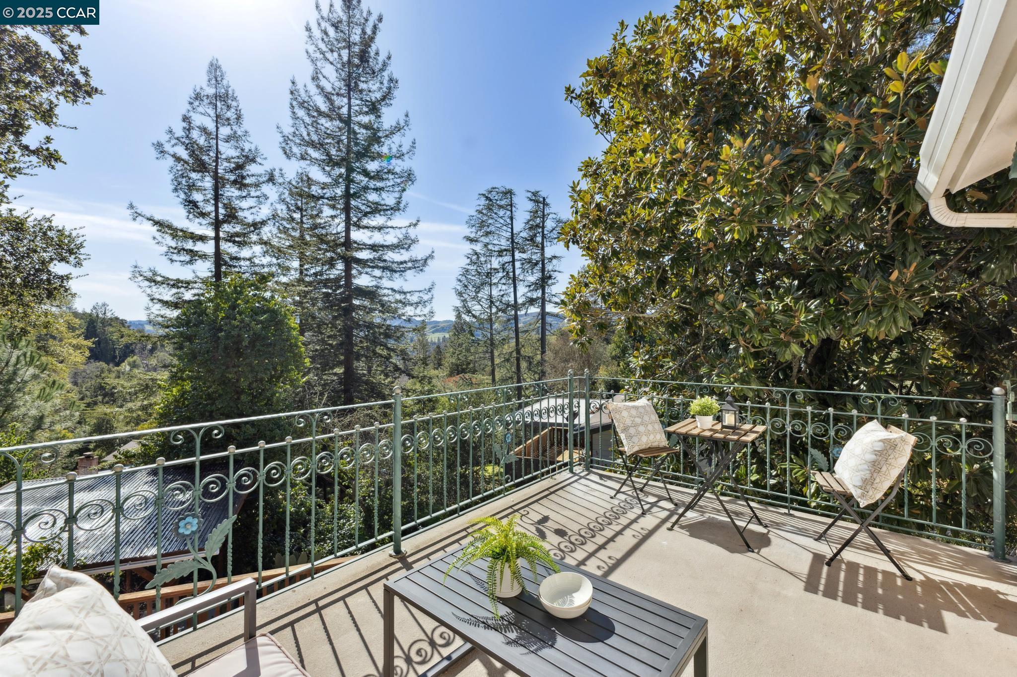 Orinda, California, 94563, United States, 4 Bedrooms Bedrooms, ,3 BathroomsBathrooms,Residential,For Sale,1804966