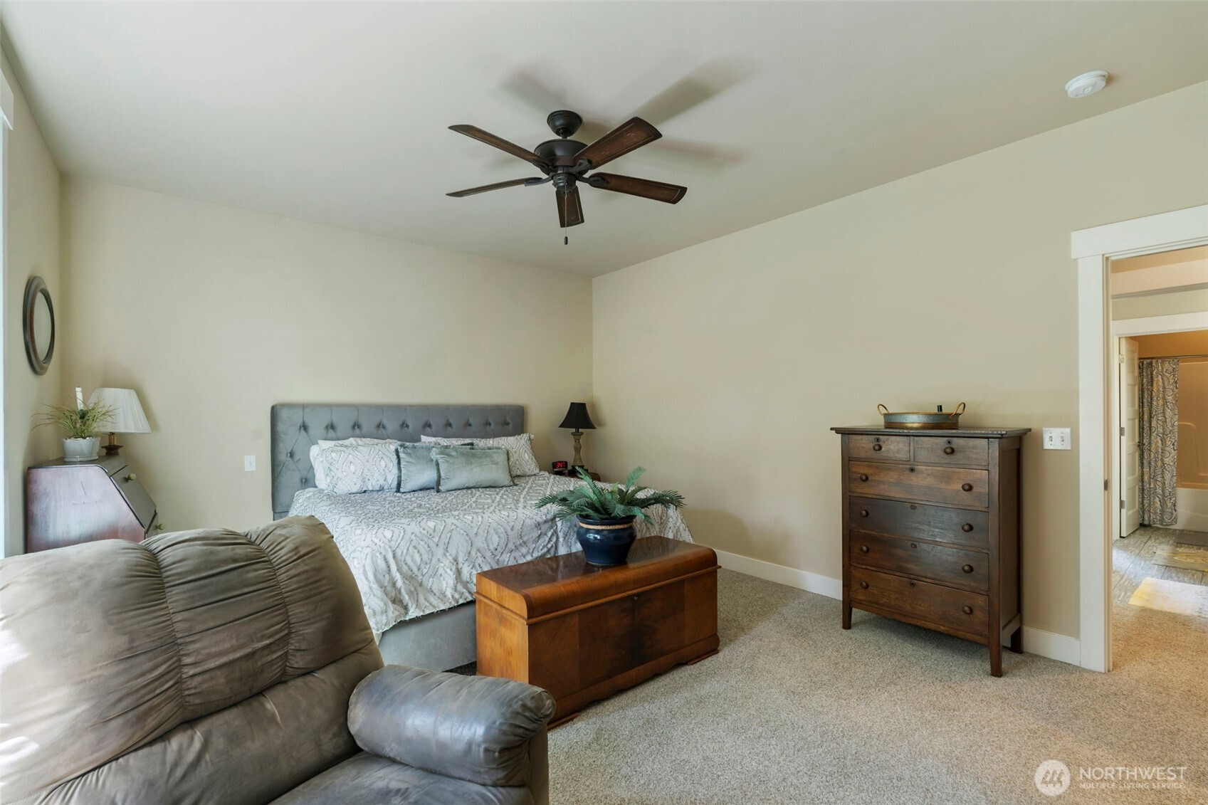 Chehalis, Washington, 98532, United States, 3 Bedrooms Bedrooms, ,3 BathroomsBathrooms,Residential,For Sale,1879305