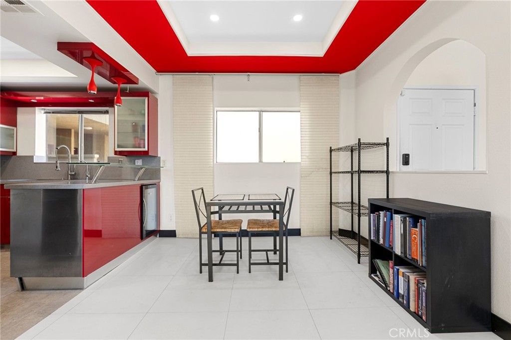 Sherman Oaks, California, 91423, United States, 2 Bedrooms Bedrooms, ,2 BathroomsBathrooms,Residential,For Sale,1708509