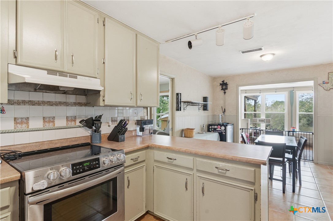 New Braunfels, Texas, 78130, United States, 3 Bedrooms Bedrooms, ,2 BathroomsBathrooms,Residential,For Sale,2049133