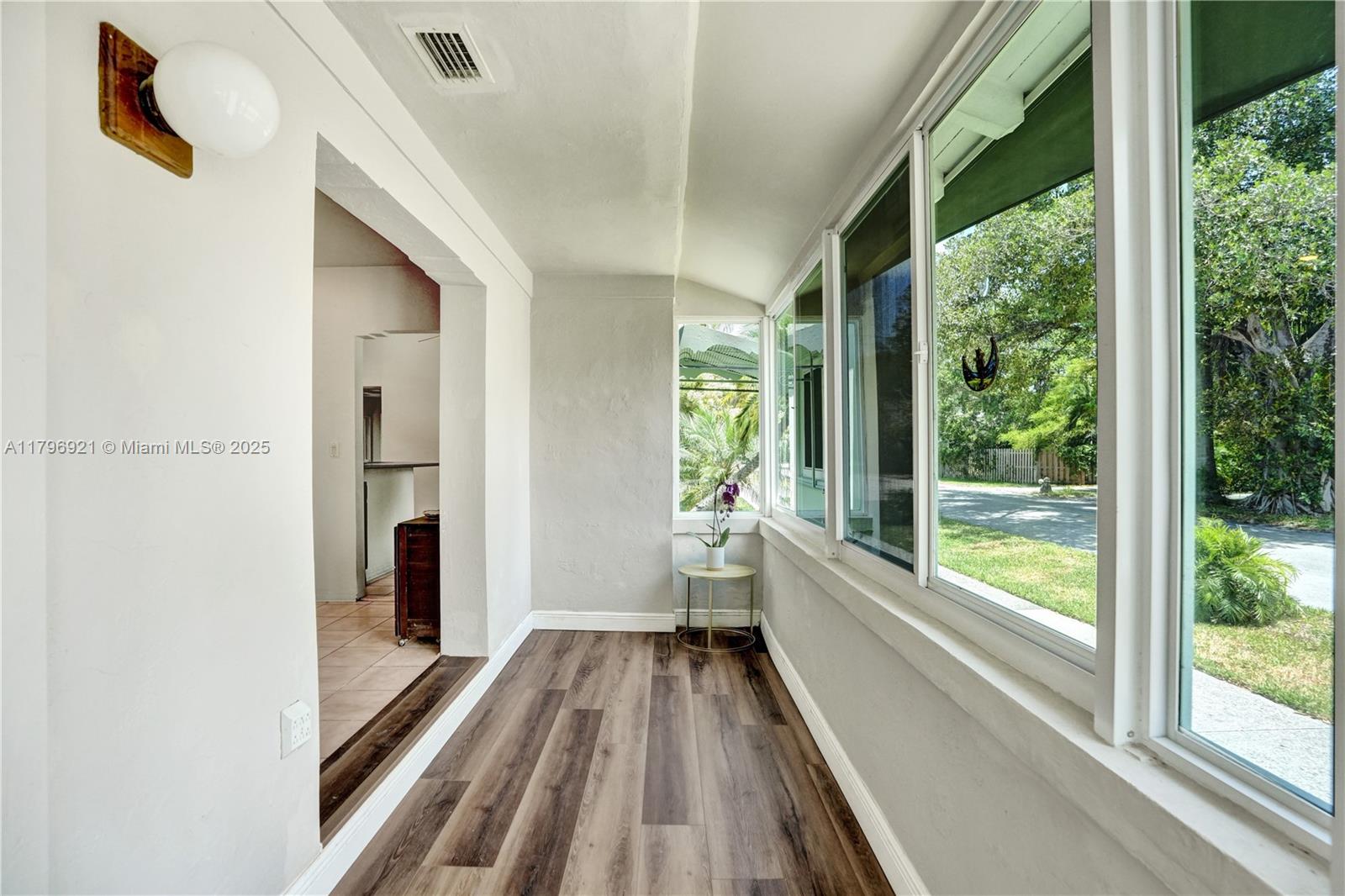 Hollywood, Florida, 33020, United States, 3 Bedrooms Bedrooms, ,3 BathroomsBathrooms,Residential,For Sale,1805248
