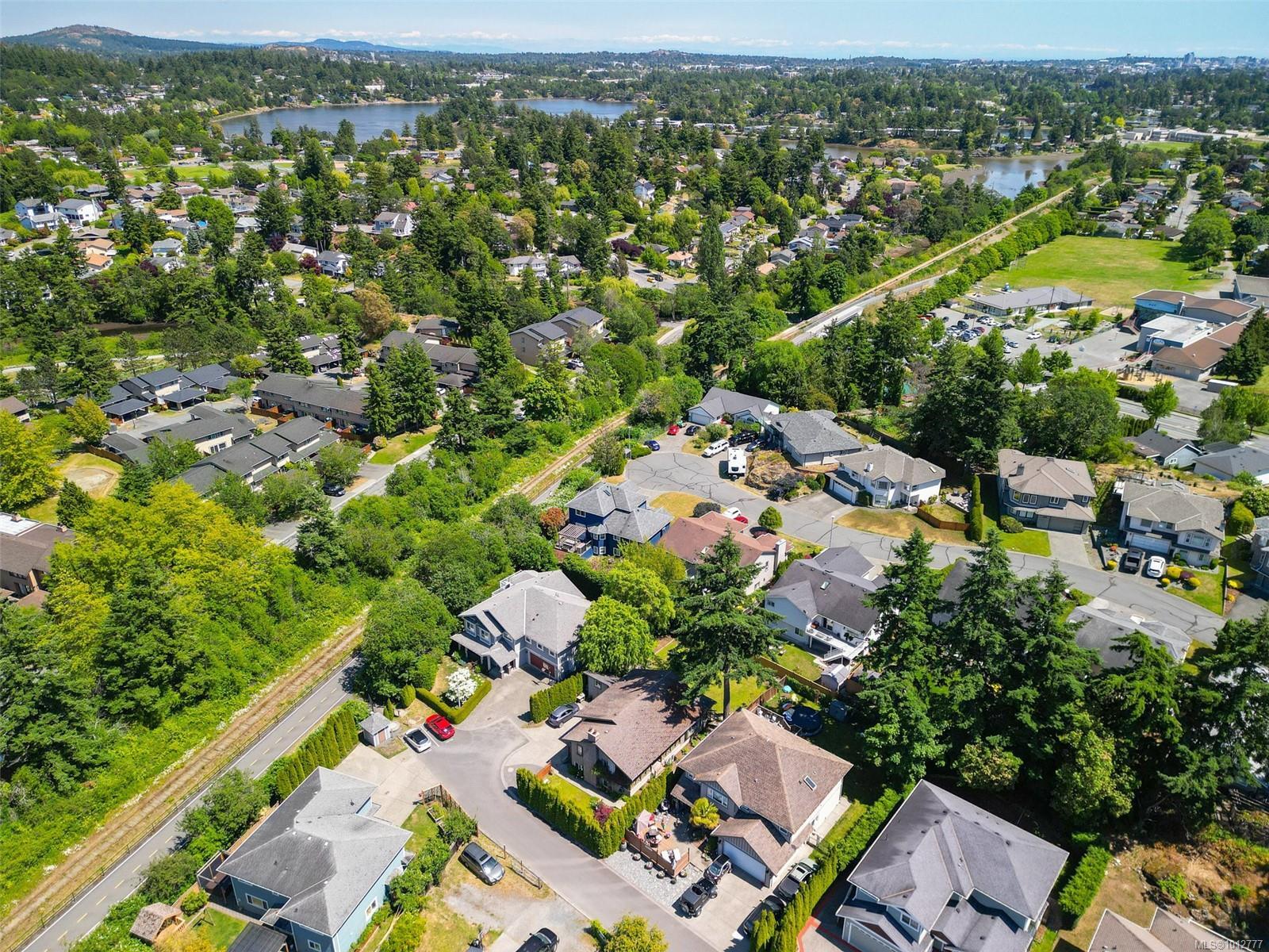VIEW ROYAL, British Columbia, V9B 6N7, CA, 5 Bedrooms Bedrooms, ,Residential,For Sale,1951218