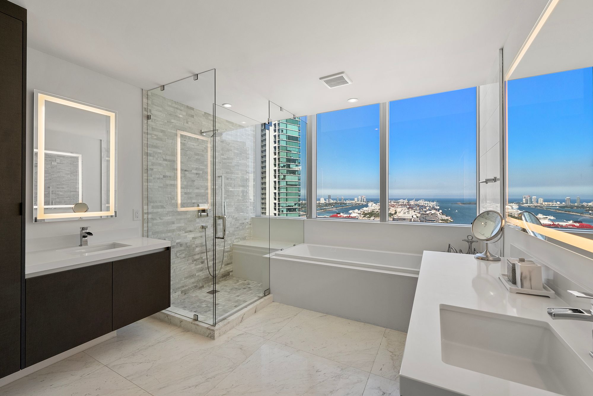  851 NE 1st Ave, Miami, FL, 33132 - 物件實景