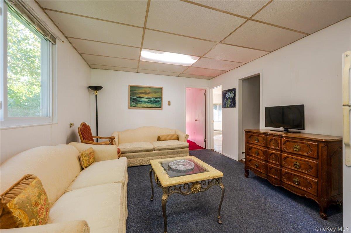 Dix Hills, New York, 11746, United States, 5 Bedrooms Bedrooms, ,3 BathroomsBathrooms,Residential,For Sale,1941018