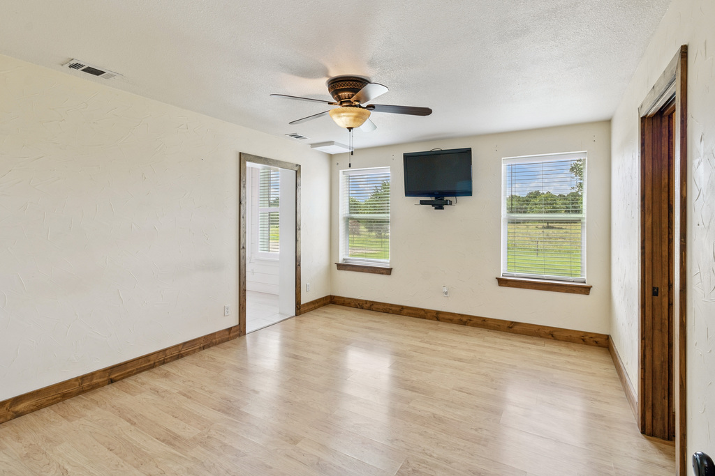 Mabank, Texas, 75147, United States, 2 Bedrooms Bedrooms, ,3 BathroomsBathrooms,Residential,For Sale,1989004