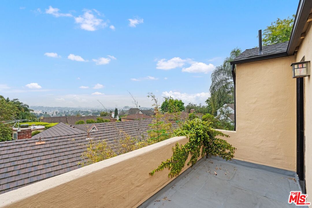 Los Angeles, California, 90027, United States, 4 Bedrooms Bedrooms, ,4 BathroomsBathrooms,Residential,For Sale,1898914