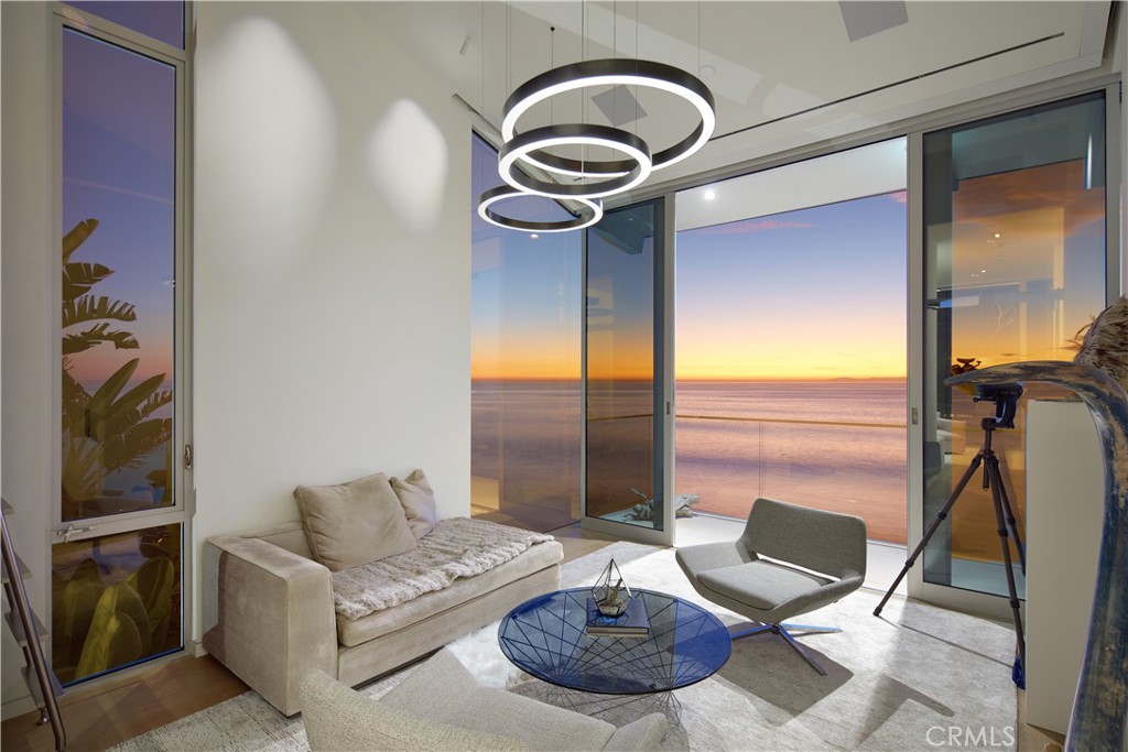 Laguna Beach, California, 92651, United States, 3 Bedrooms Bedrooms, ,4 BathroomsBathrooms,Residential,For Sale,1688637