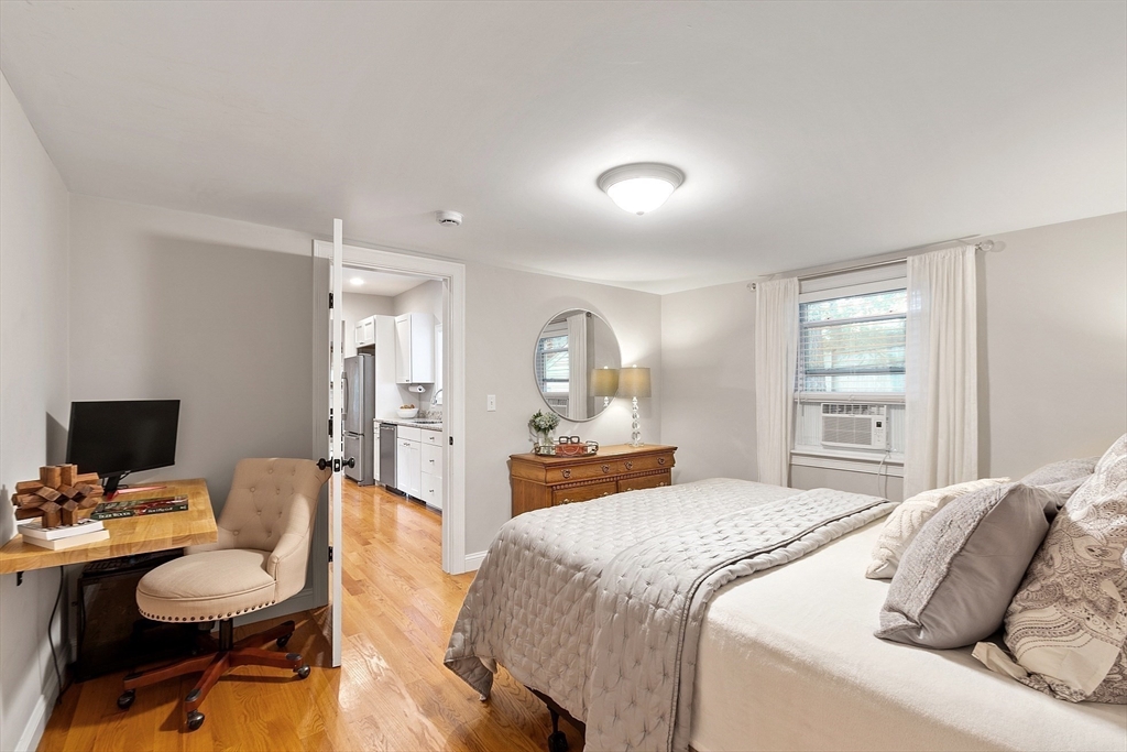 Andover, Massachusetts, 01810, United States, 2 Bedrooms Bedrooms, ,1 BathroomBathrooms,Residential,For Sale,1941591