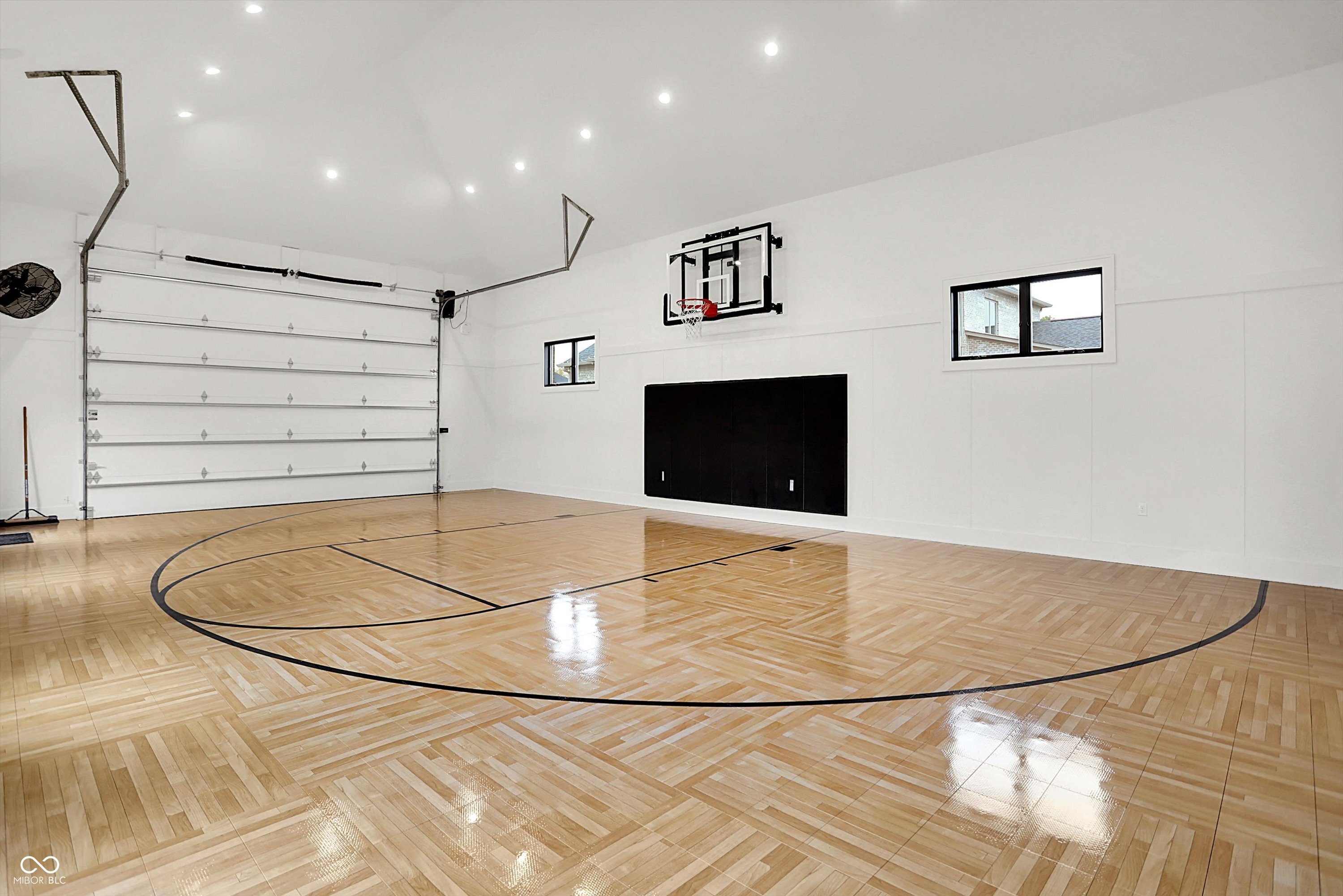 Bargersville, Indiana, 46106, United States, 5 Bedrooms Bedrooms, ,6 BathroomsBathrooms,Residential,For Sale,1983672