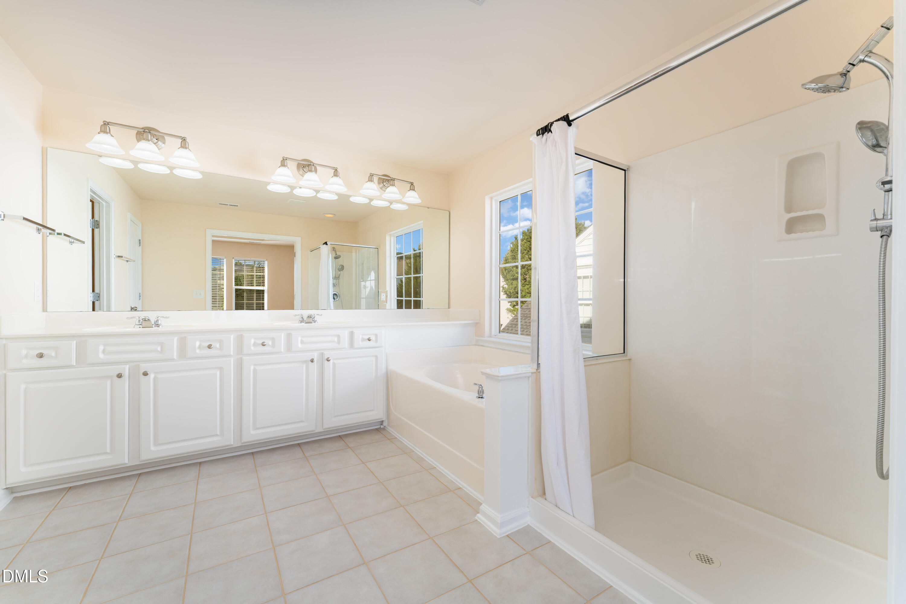 Raleigh, North Carolina, 27614, United States, 4 Bedrooms Bedrooms, ,3 BathroomsBathrooms,Residential,For Sale,1961308