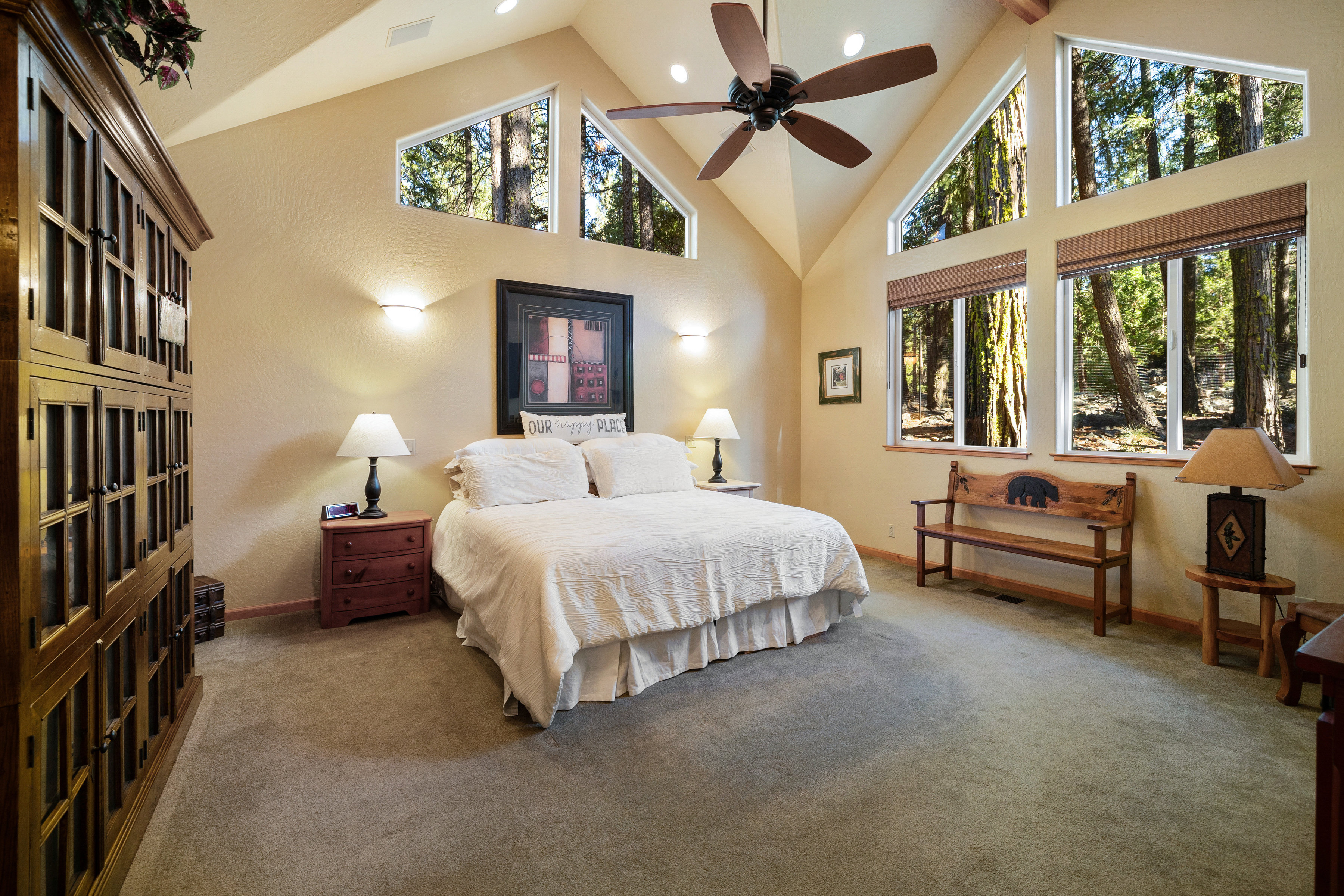  Luxury Mountain Retreat with Guest House on 1 Acre in the Heart of Graeagle - 物件實景