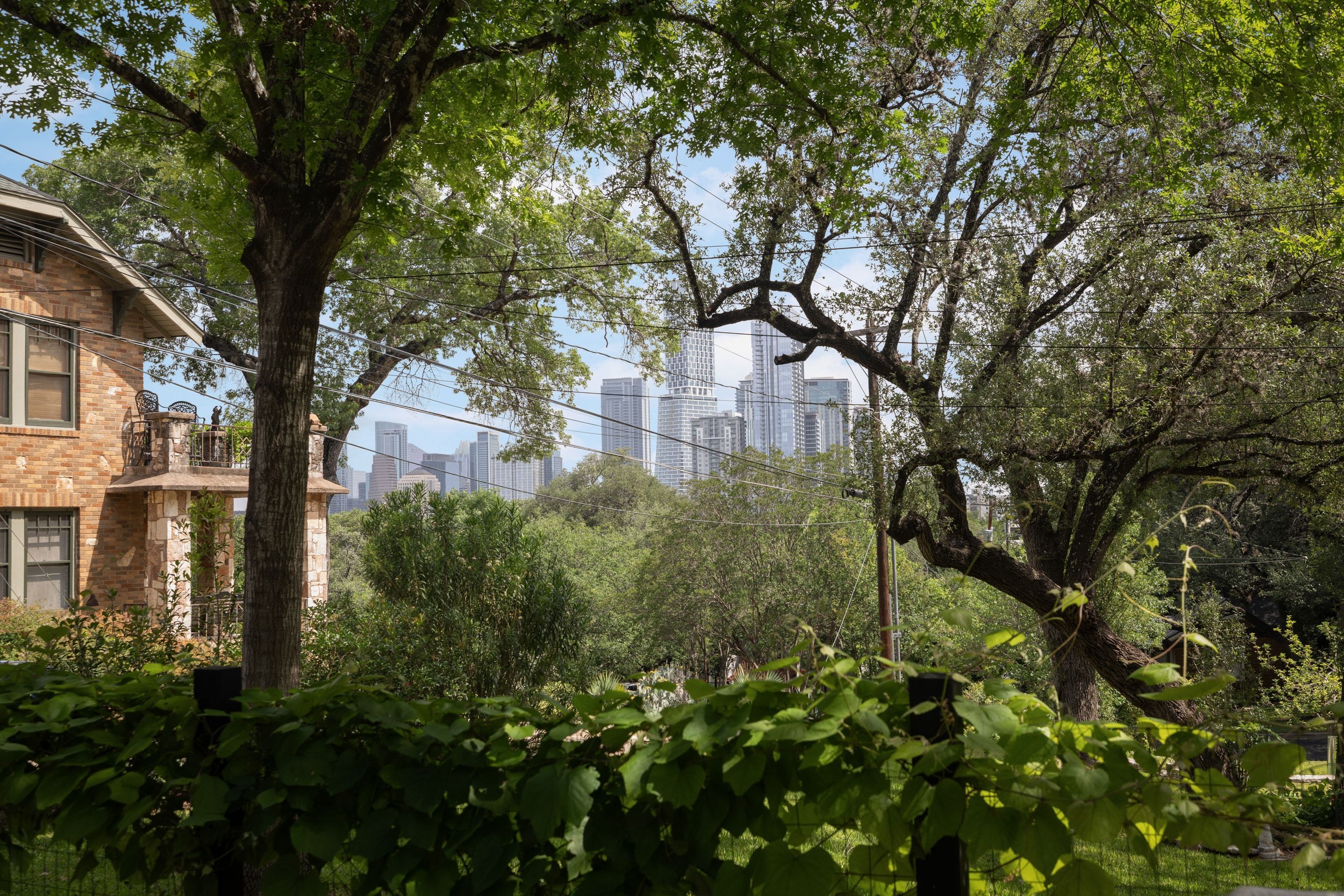  Reimagined Travis Heights Bungalow with Downtown Views - 物件實景