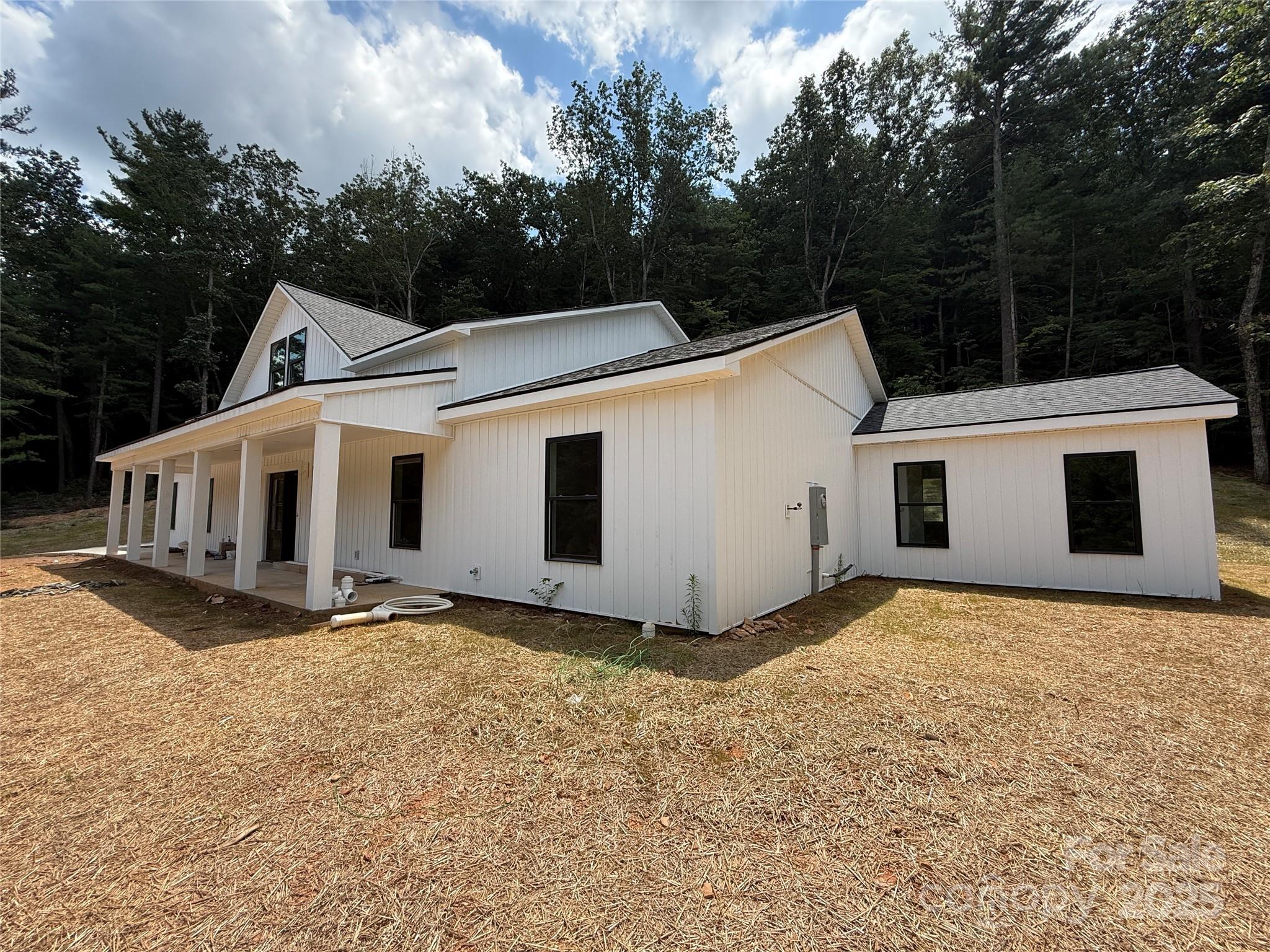 Lenoir, North Carolina, 28645, United States, 4 Bedrooms Bedrooms, ,3 BathroomsBathrooms,Residential,For Sale,1906492