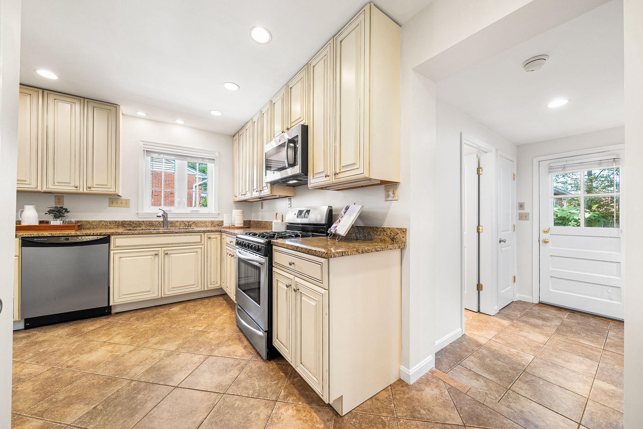  1505 Baltimore Road, Alexandria, VA, 22308 - 物件實景