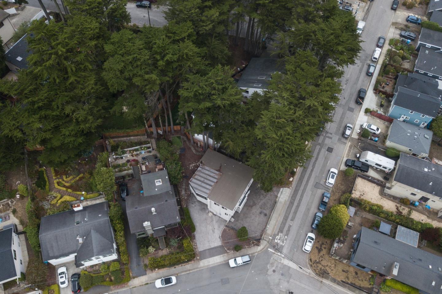 Pacifica, California, 94044, United States, 4 Bedrooms Bedrooms, ,5 BathroomsBathrooms,Residential,For Sale,1988346