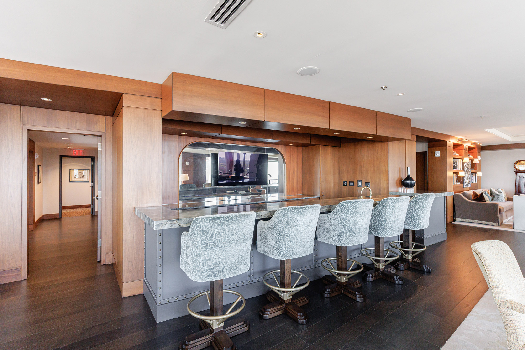 Exceptional One Bedroom Corner Residence with Sweeping Skyline Views - 物件實景