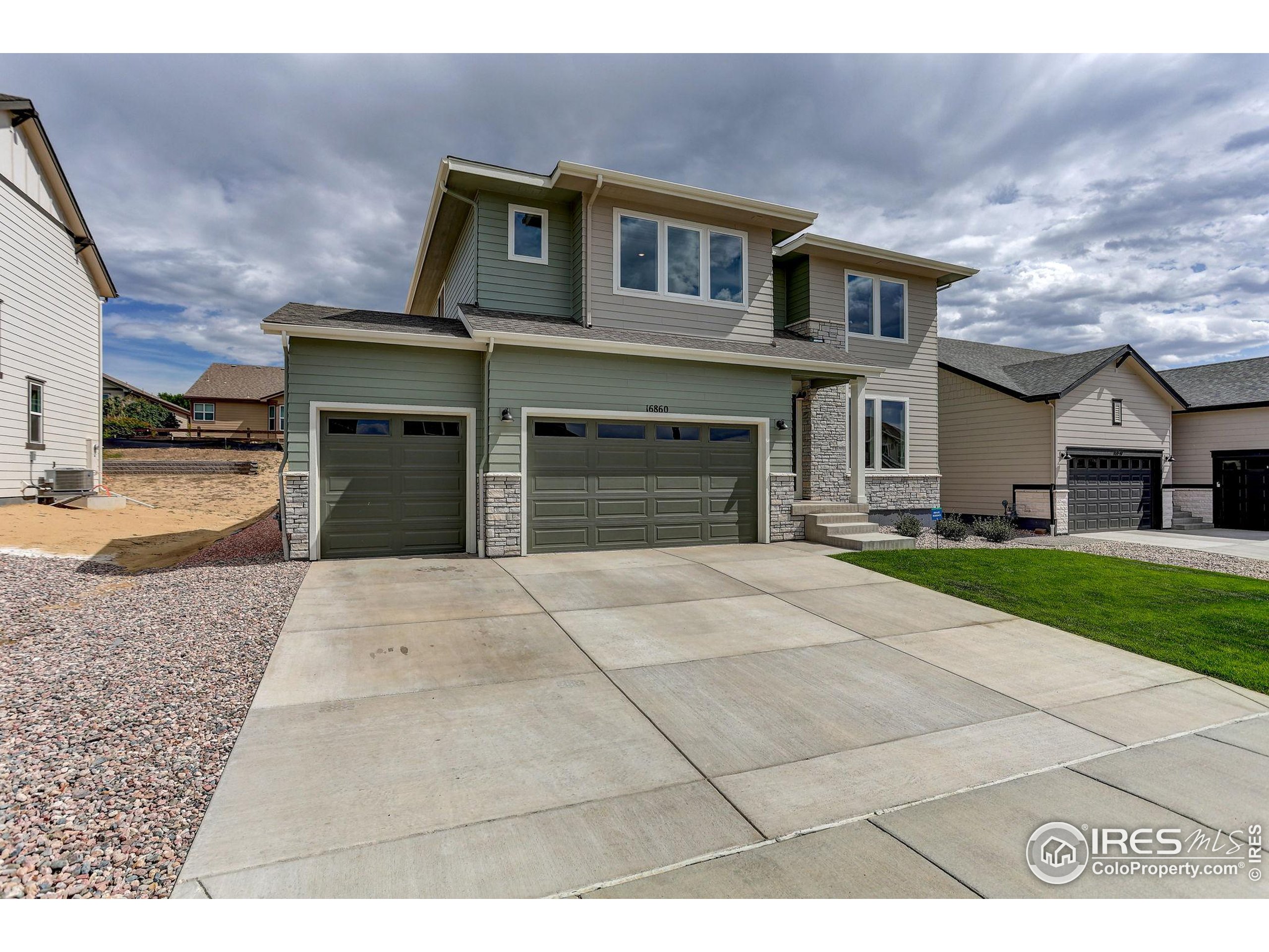 Mead, Colorado, 80542, United States, 5 Bedrooms Bedrooms, ,3 BathroomsBathrooms,Residential,For Sale,1941802