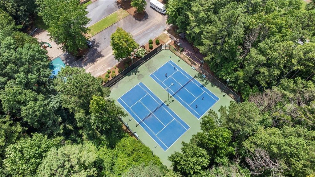 Roswell, Georgia, 30075, United States, 5 Bedrooms Bedrooms, ,4 BathroomsBathrooms,Residential,For Sale,1990755