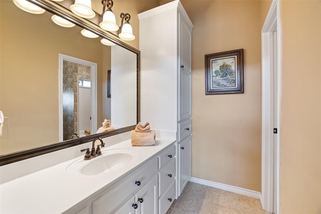 Granbury, Texas, 76049, United States, 3 Bedrooms Bedrooms, ,3 BathroomsBathrooms,Residential,For Sale,1816567