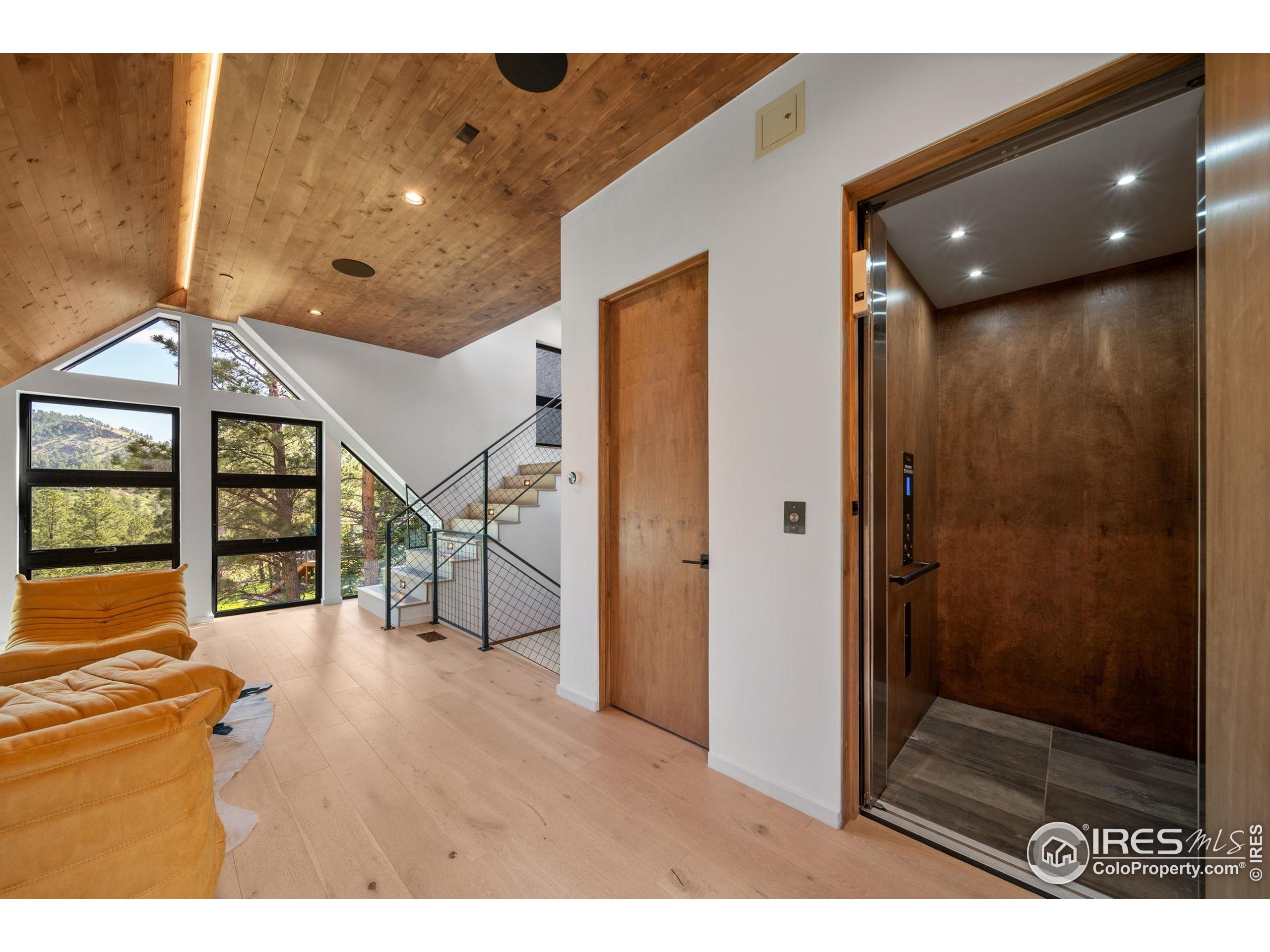 Boulder, Colorado, 80302, United States, 4 Bedrooms Bedrooms, ,3 BathroomsBathrooms,Residential,For Sale,1947999