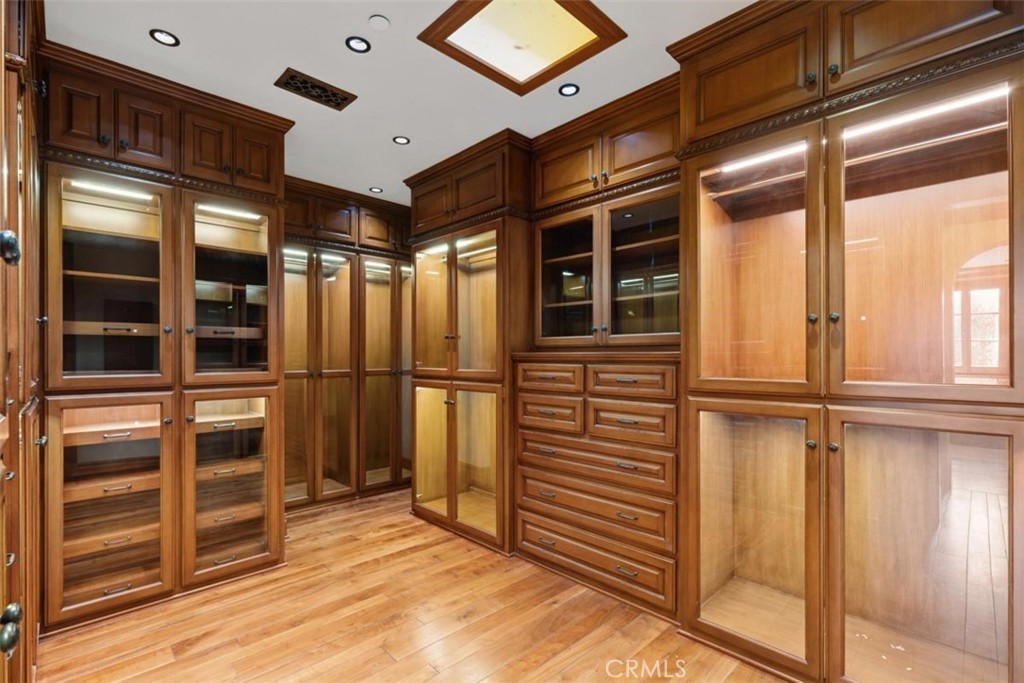 Irvine, California, 92603, United States, 6 Bedrooms Bedrooms, ,8 BathroomsBathrooms,Residential,For Sale,1840658