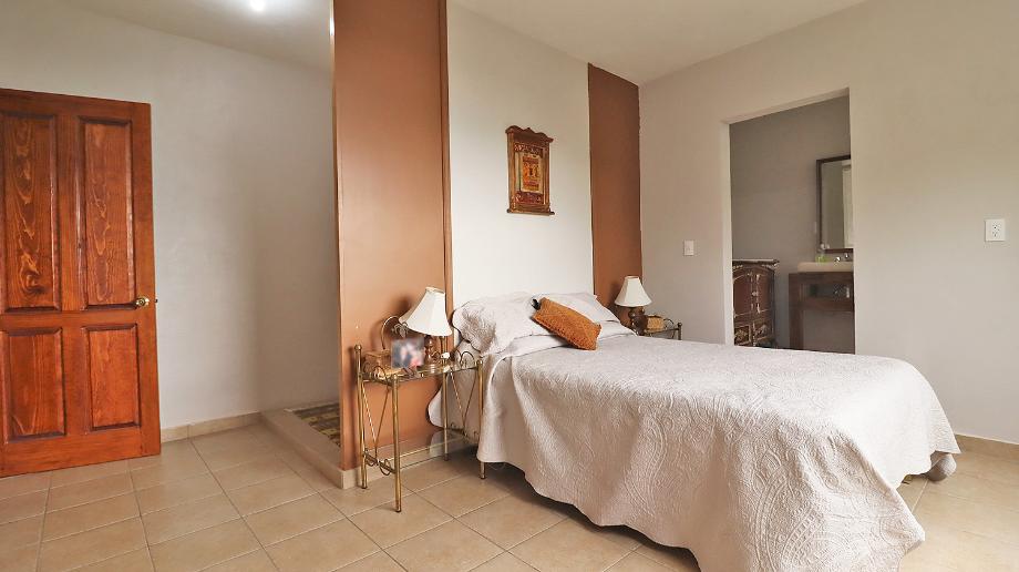 CARRETERA TZINTZUNTZAN - TAREIRO, Tzintzuntzan, Michoacán de Ocampo, 58440, Mexico, 4 Bedrooms Bedrooms, ,4 BathroomsBathrooms,Residential,For Sale,CARRETERA TZINTZUNTZAN - TAREIRO,1672064