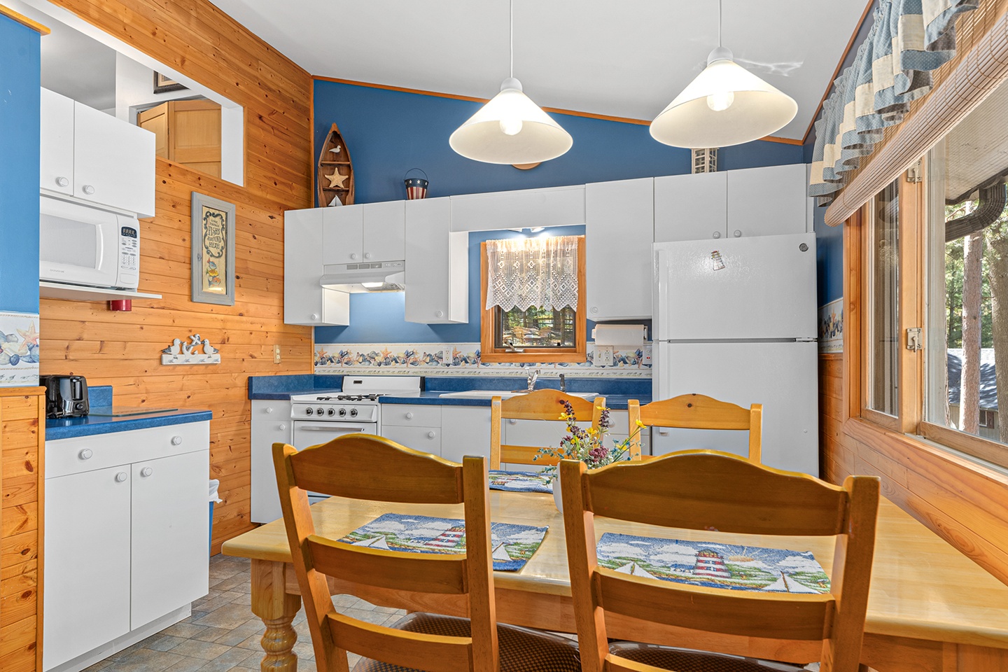 Manitowish Waters, Wisconsin, 54545, United States, 3 Bedrooms Bedrooms, ,4 BathroomsBathrooms,Residential,For Sale,1823646