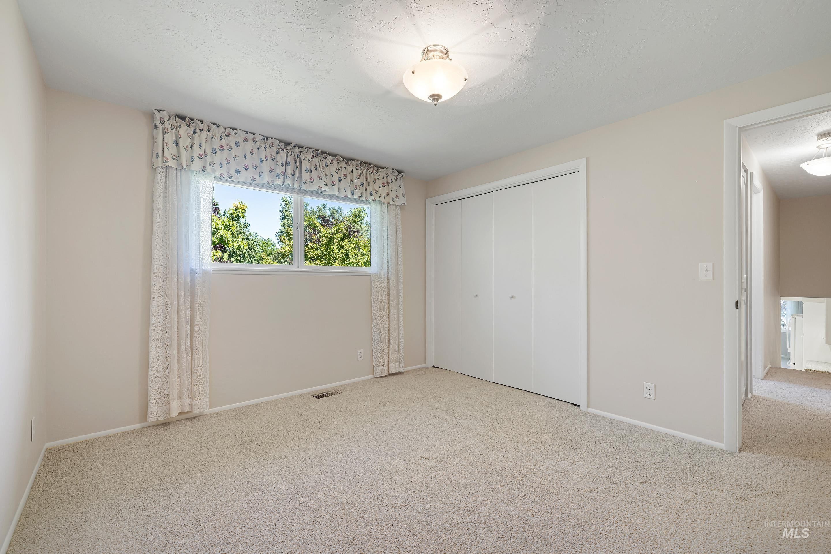 4101 Kingswood, Boise, Idaho, 83704-3340, United States, 4 Bedrooms Bedrooms, ,3 BathroomsBathrooms,Residential,For Sale,4101 Kingswood,1437172