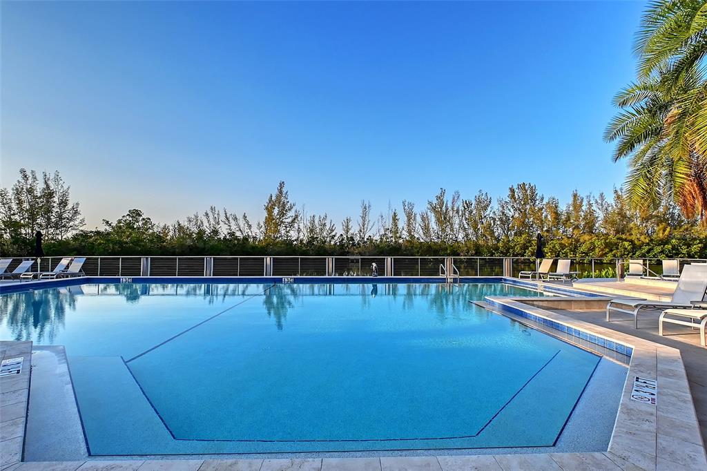 Bradenton, Florida, 34210, United States, 2 Bedrooms Bedrooms, ,3 BathroomsBathrooms,Residential,For Sale,1793424
