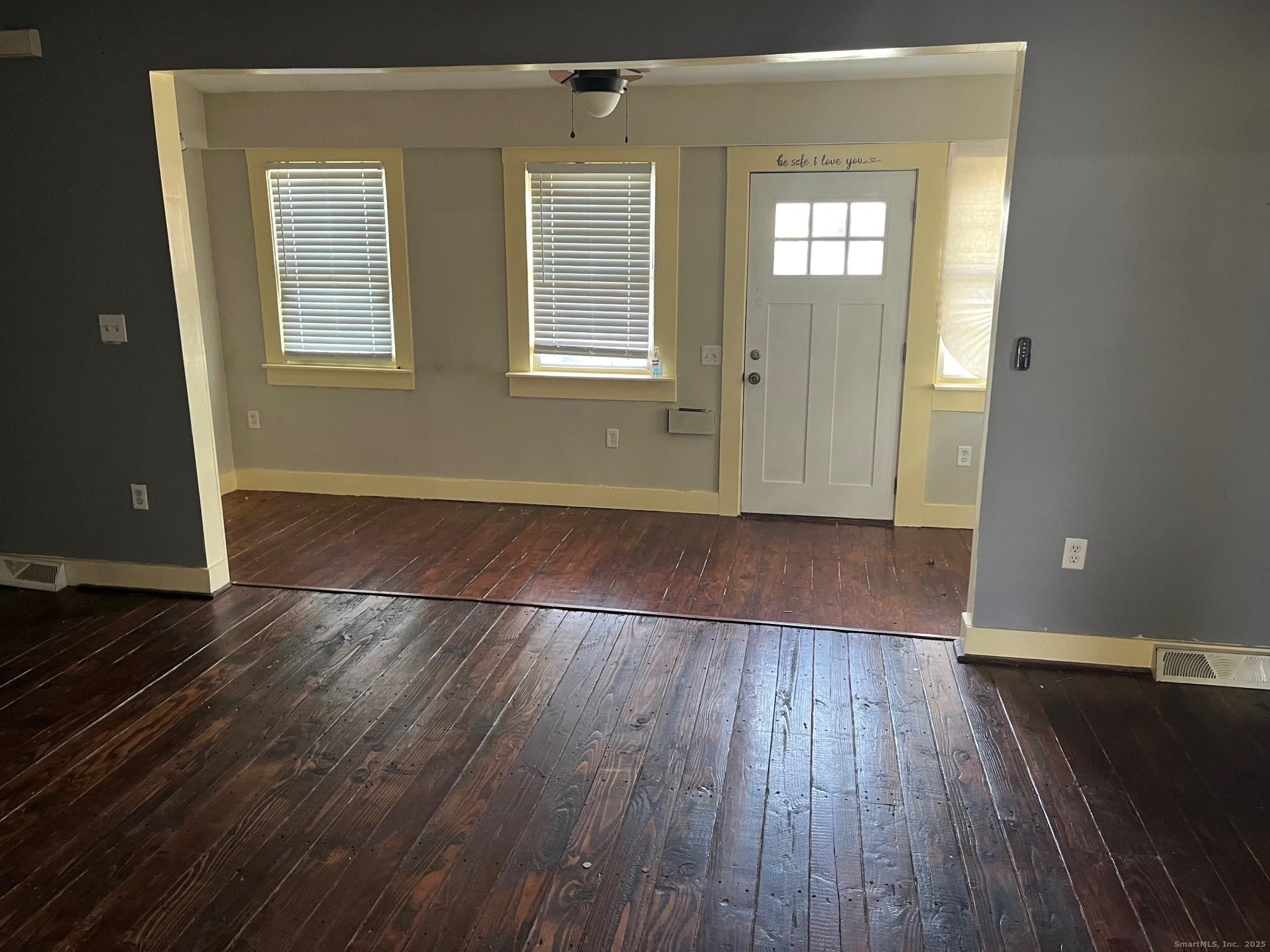 Meriden, Connecticut, 06450, United States, 6 Bedrooms Bedrooms, ,4 BathroomsBathrooms,Residential,For Sale,1984052