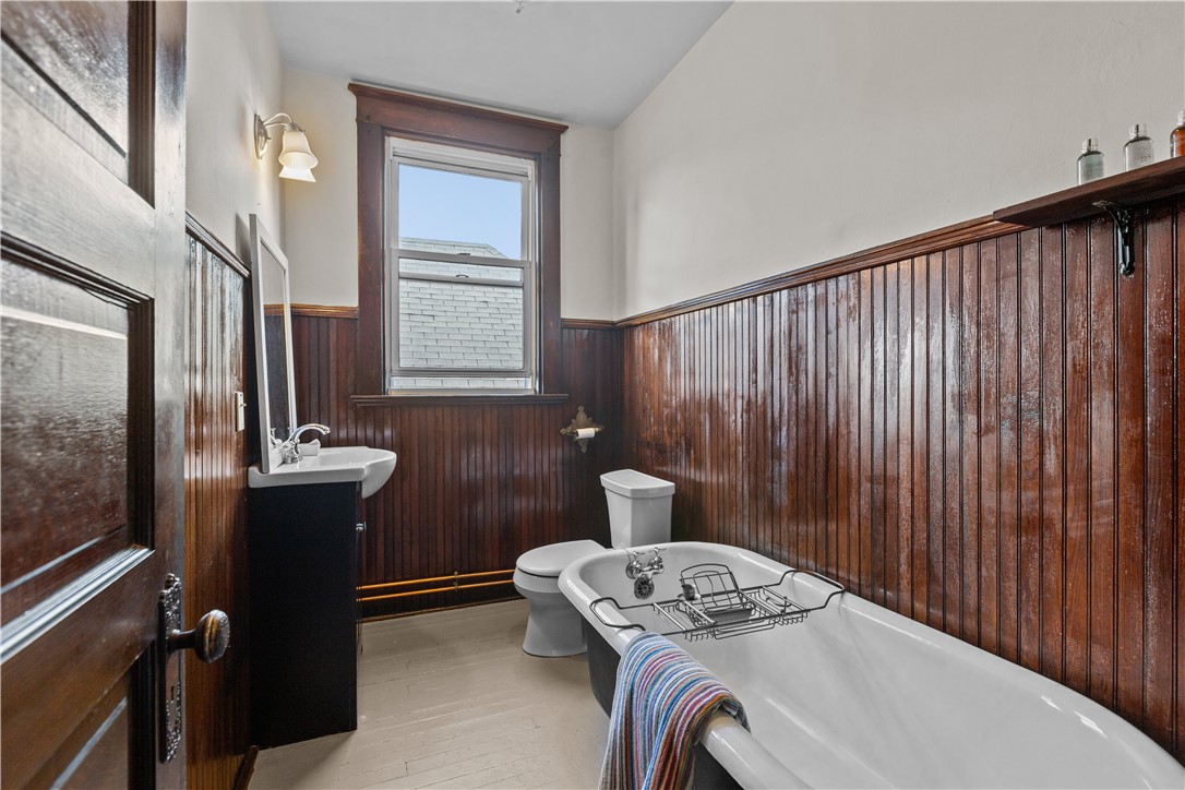 Point Breeze, Pennsylvania, 15206, United States, 6 Bedrooms Bedrooms, ,4 BathroomsBathrooms,Residential,For Sale,1828152