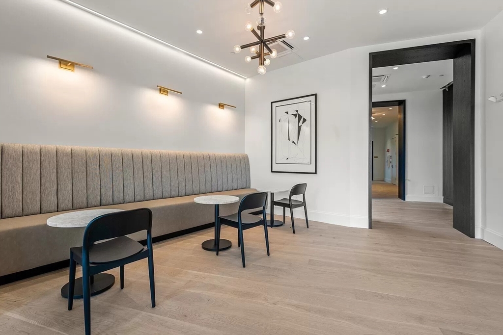 Boston, Massachusetts, 02135, United States, 2 Bedrooms Bedrooms, ,2 BathroomsBathrooms,Residential,For Sale,1873644
