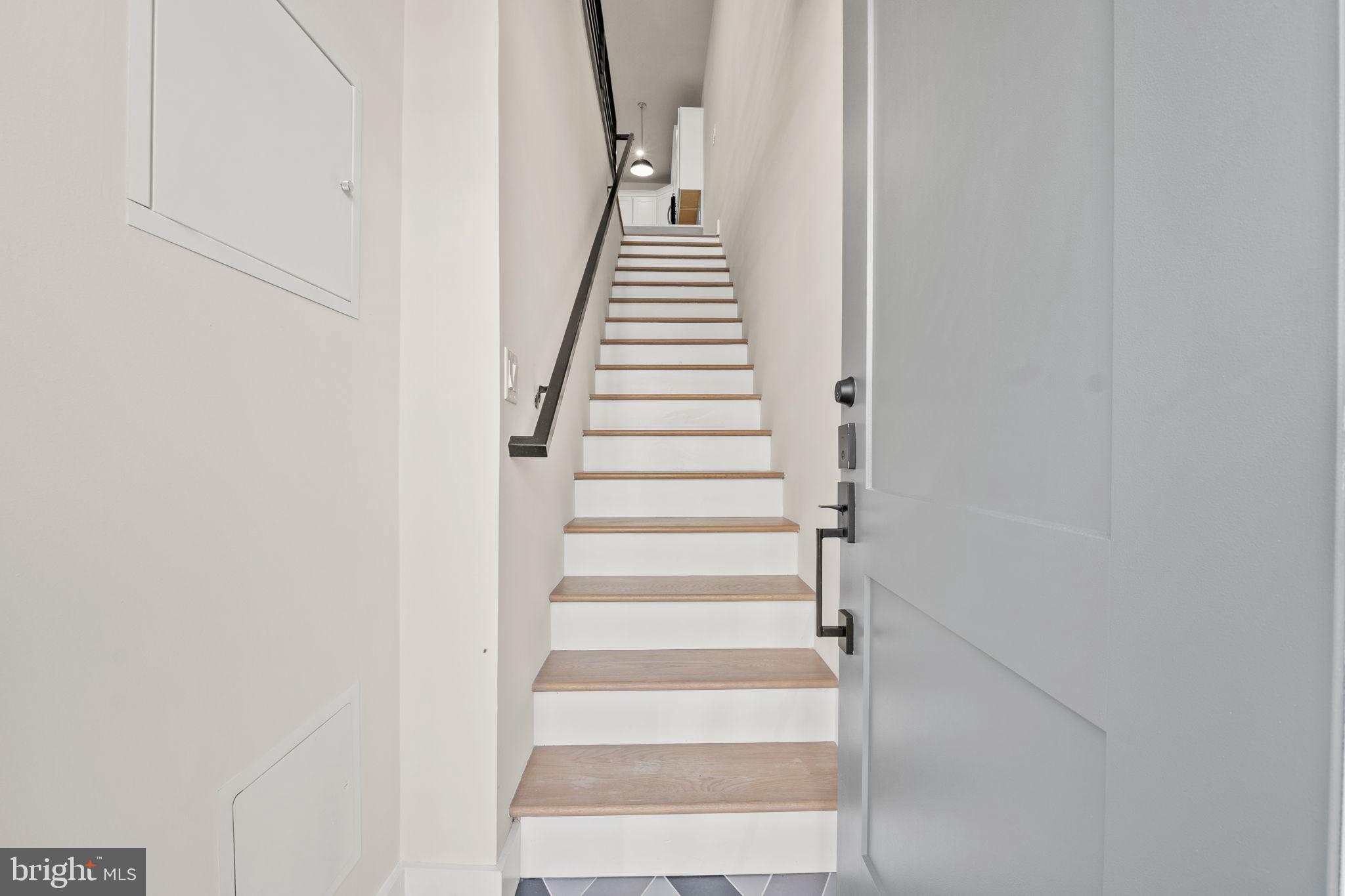 Washington, District of Columbia, 20002, United States, 3 Bedrooms Bedrooms, ,3 BathroomsBathrooms,Residential,For Sale,1928726